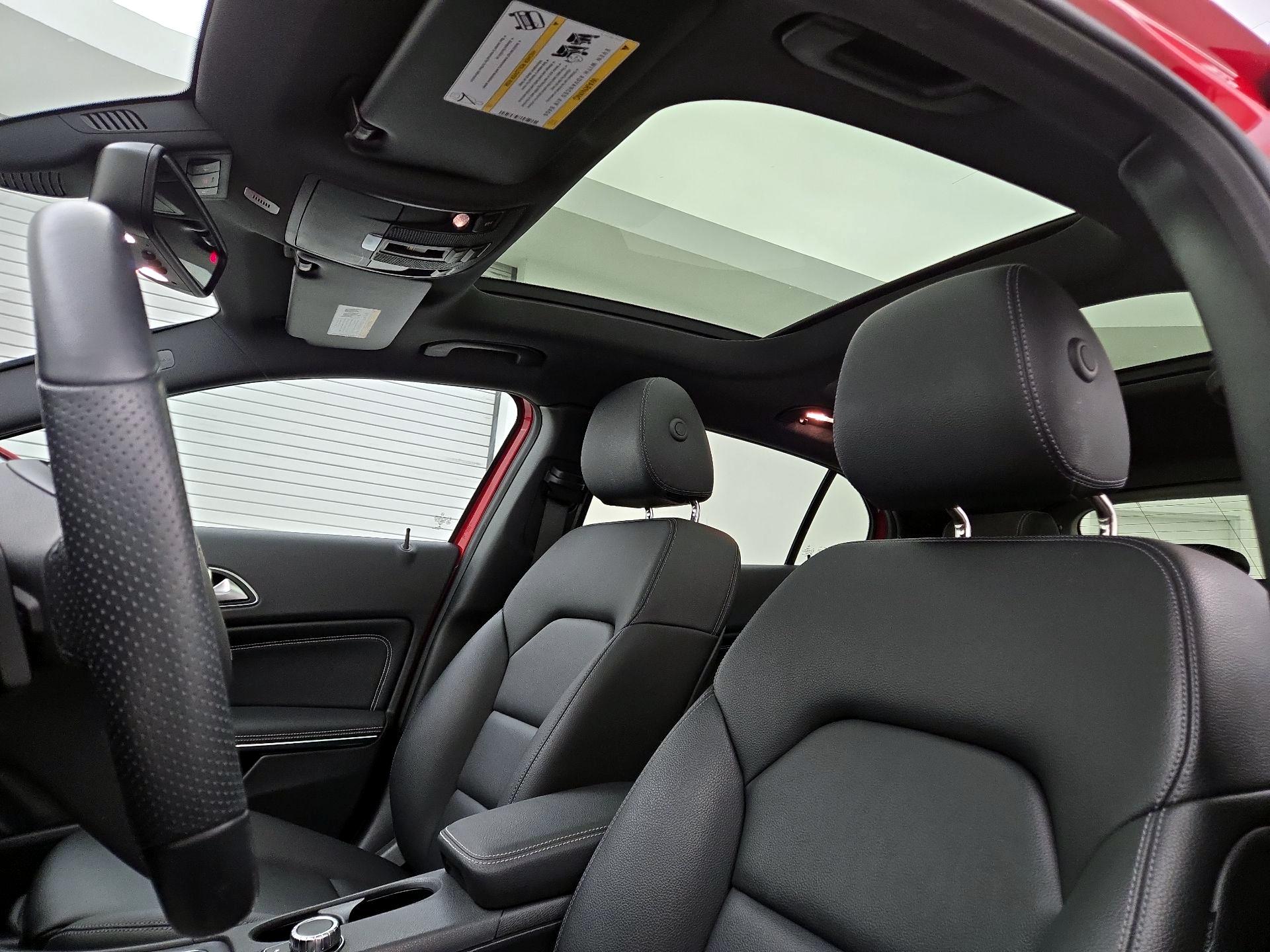 Thumbnail: 2020 Mercedes-Benz GLA - 18