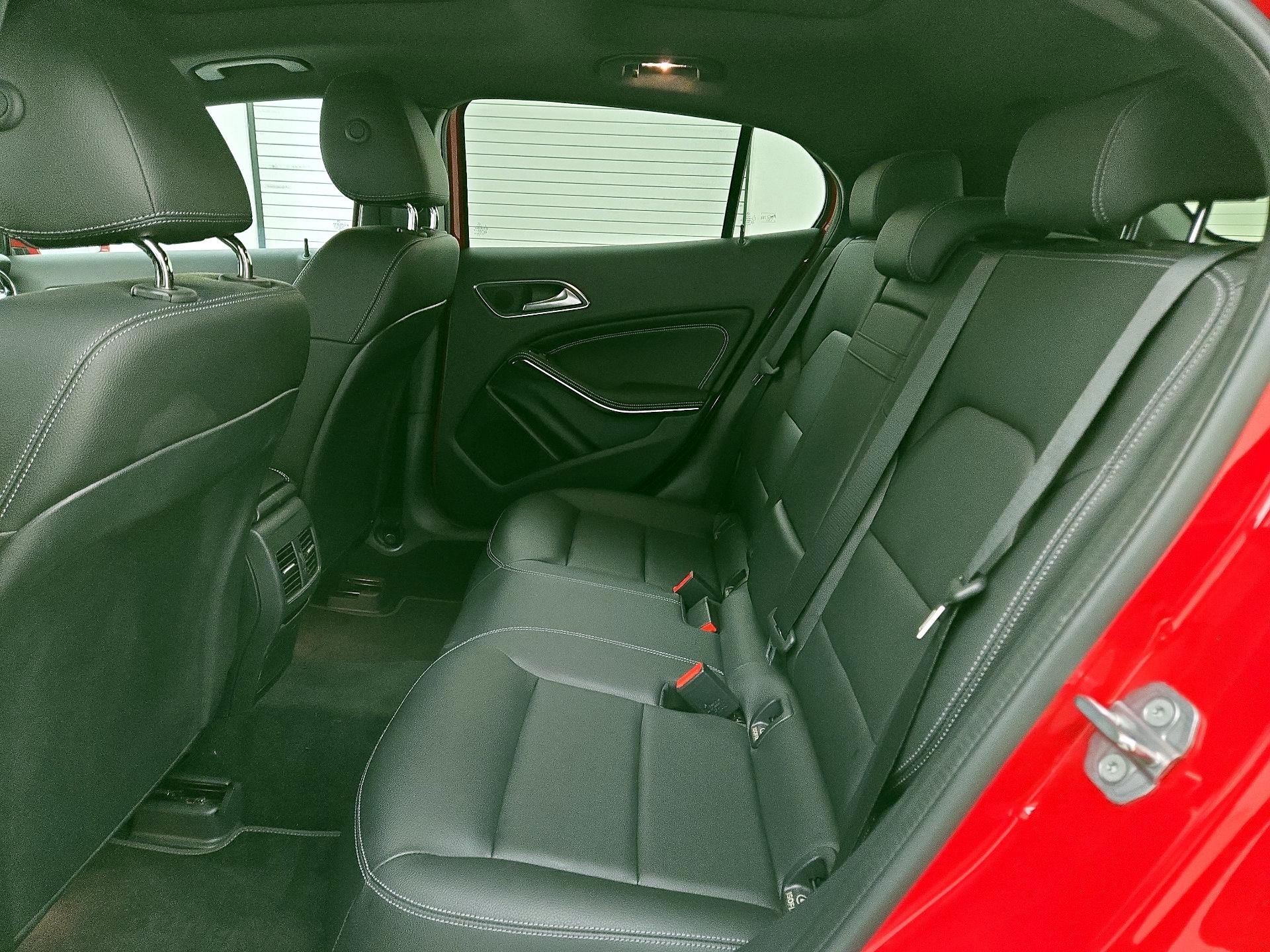 Thumbnail: 2020 Mercedes-Benz GLA - 19