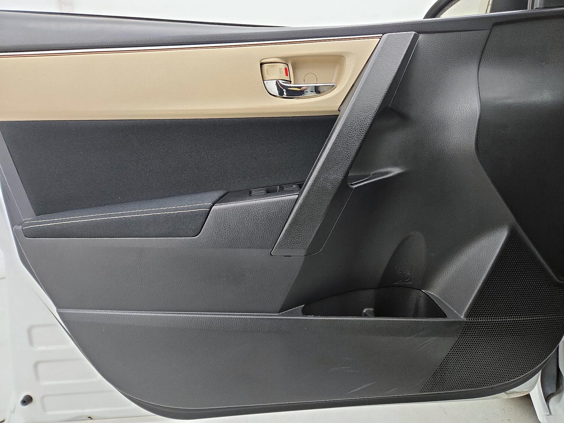 Thumbnail: 2014 Toyota Corolla - 12