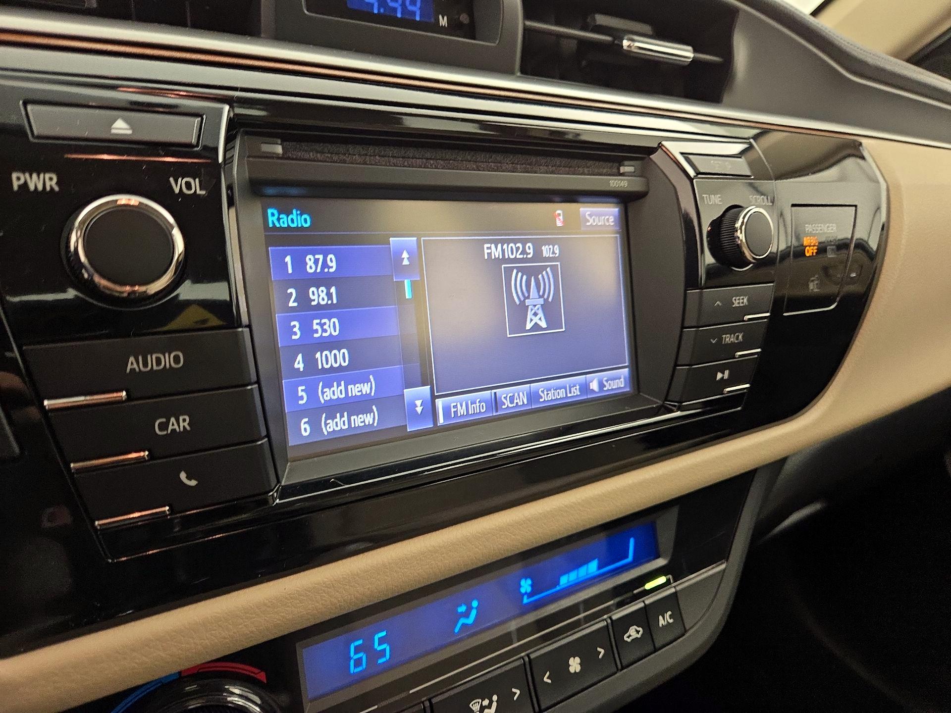 Thumbnail: 2014 Toyota Corolla - 15