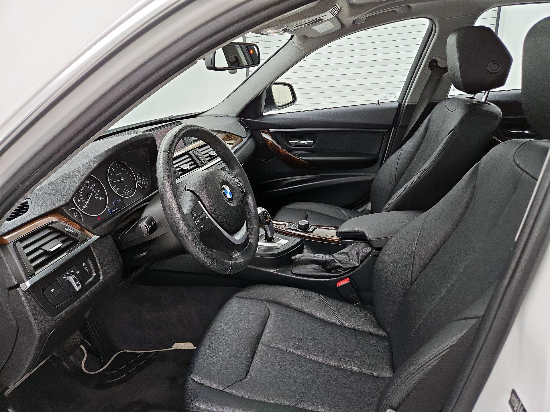 Thumbnail: 2015 BMW 3 Series - 11