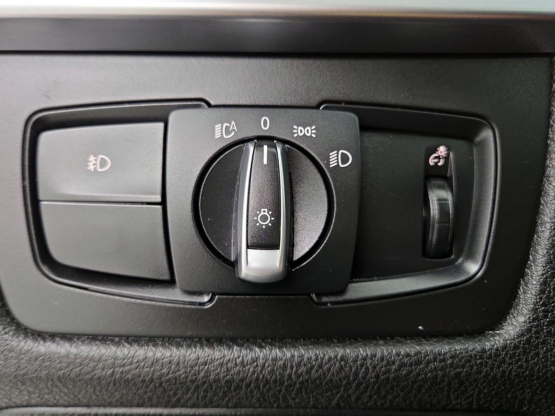 Thumbnail: 2015 BMW 3 Series - 13