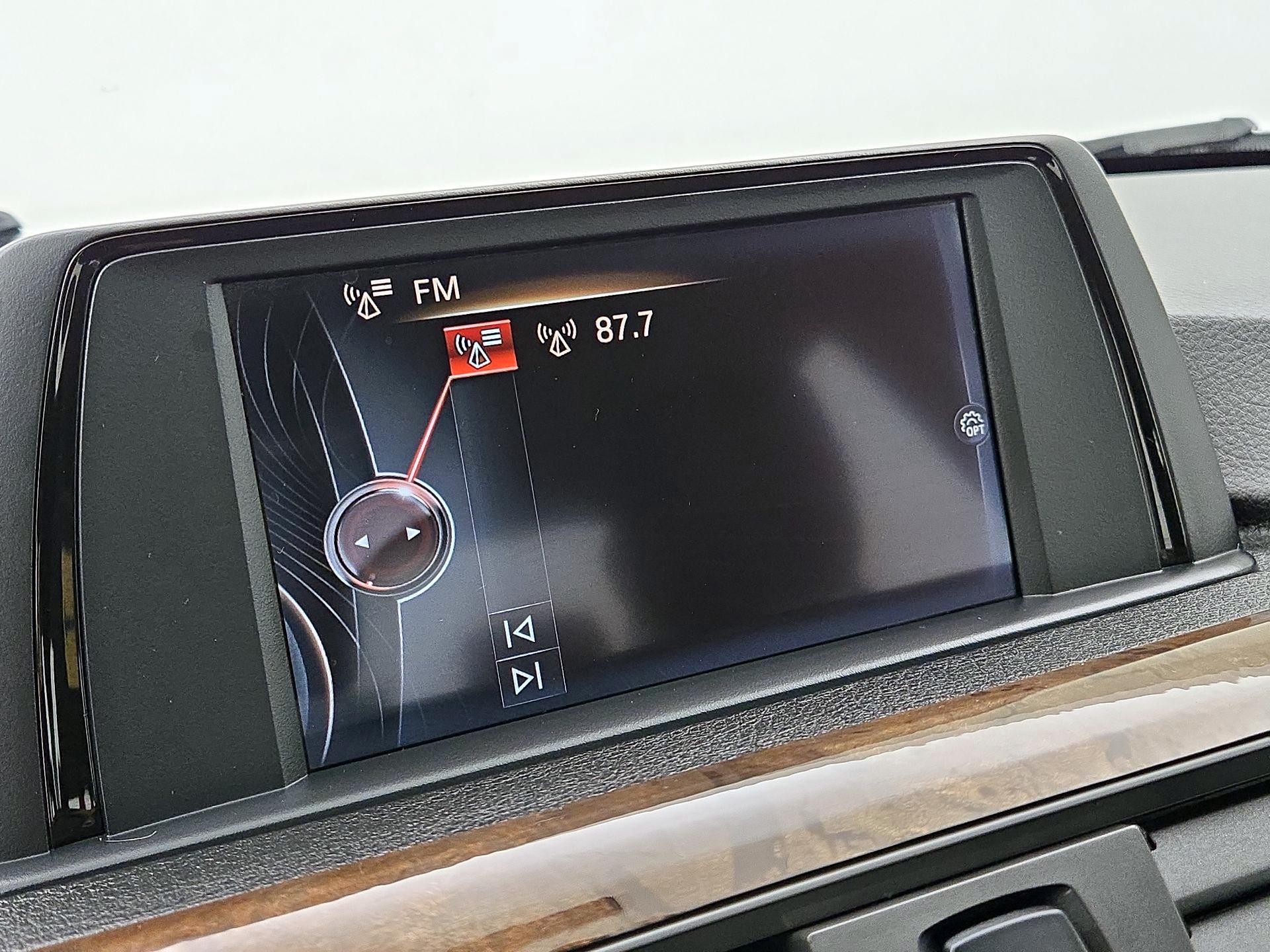 Thumbnail: 2015 BMW 3 Series - 14