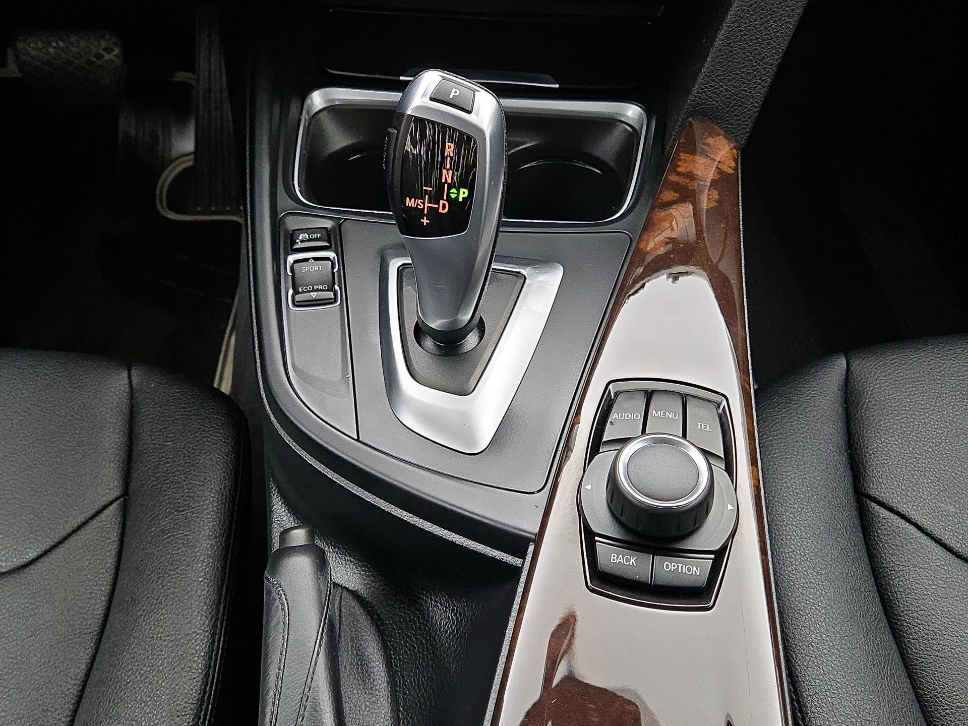 Thumbnail: 2015 BMW 3 Series - 16