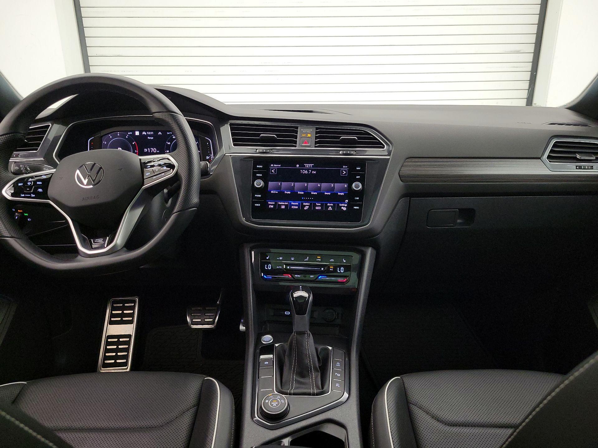 Thumbnail: 2022 Volkswagen Tiguan - 9