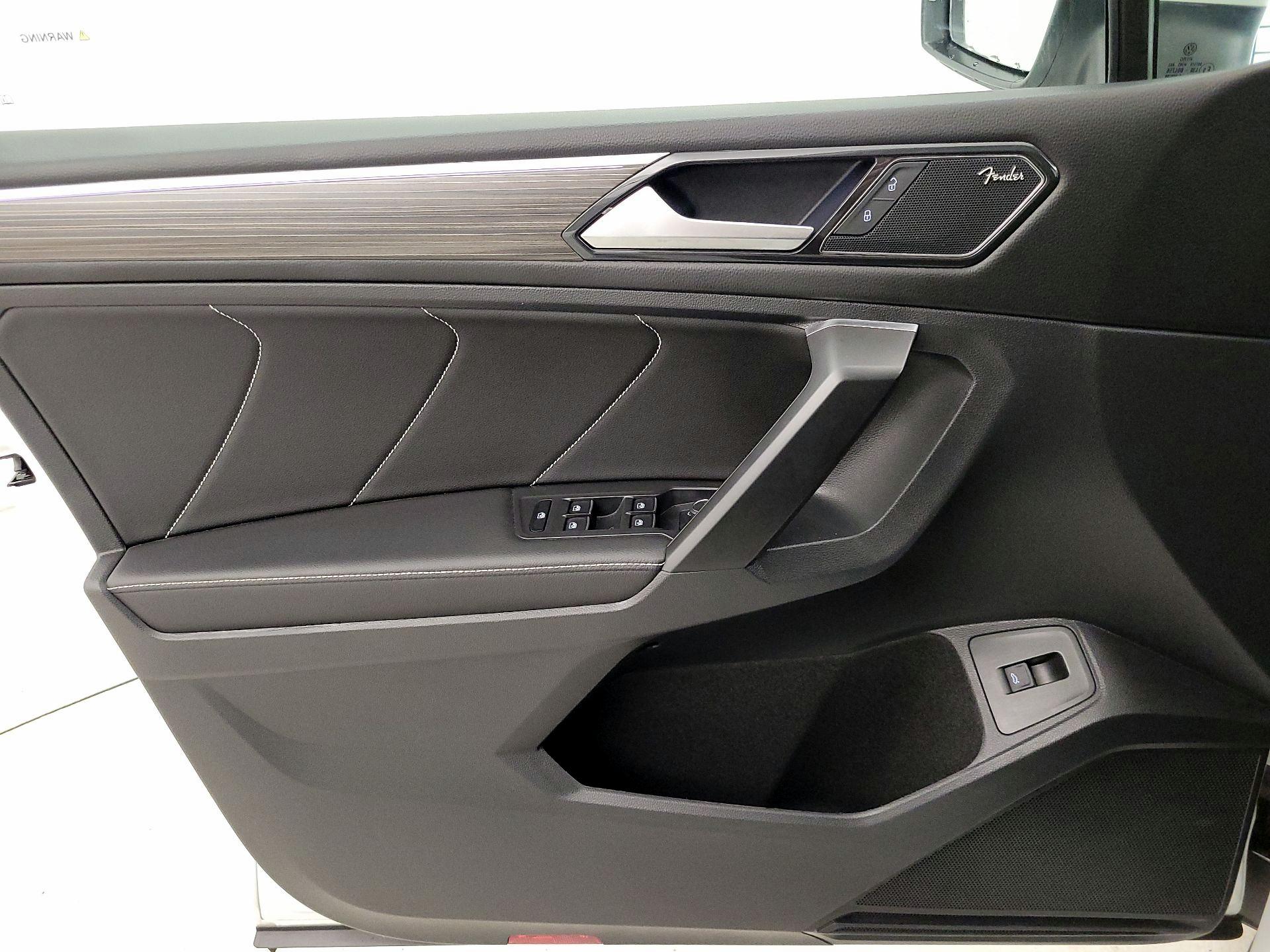 Thumbnail: 2022 Volkswagen Tiguan - 12