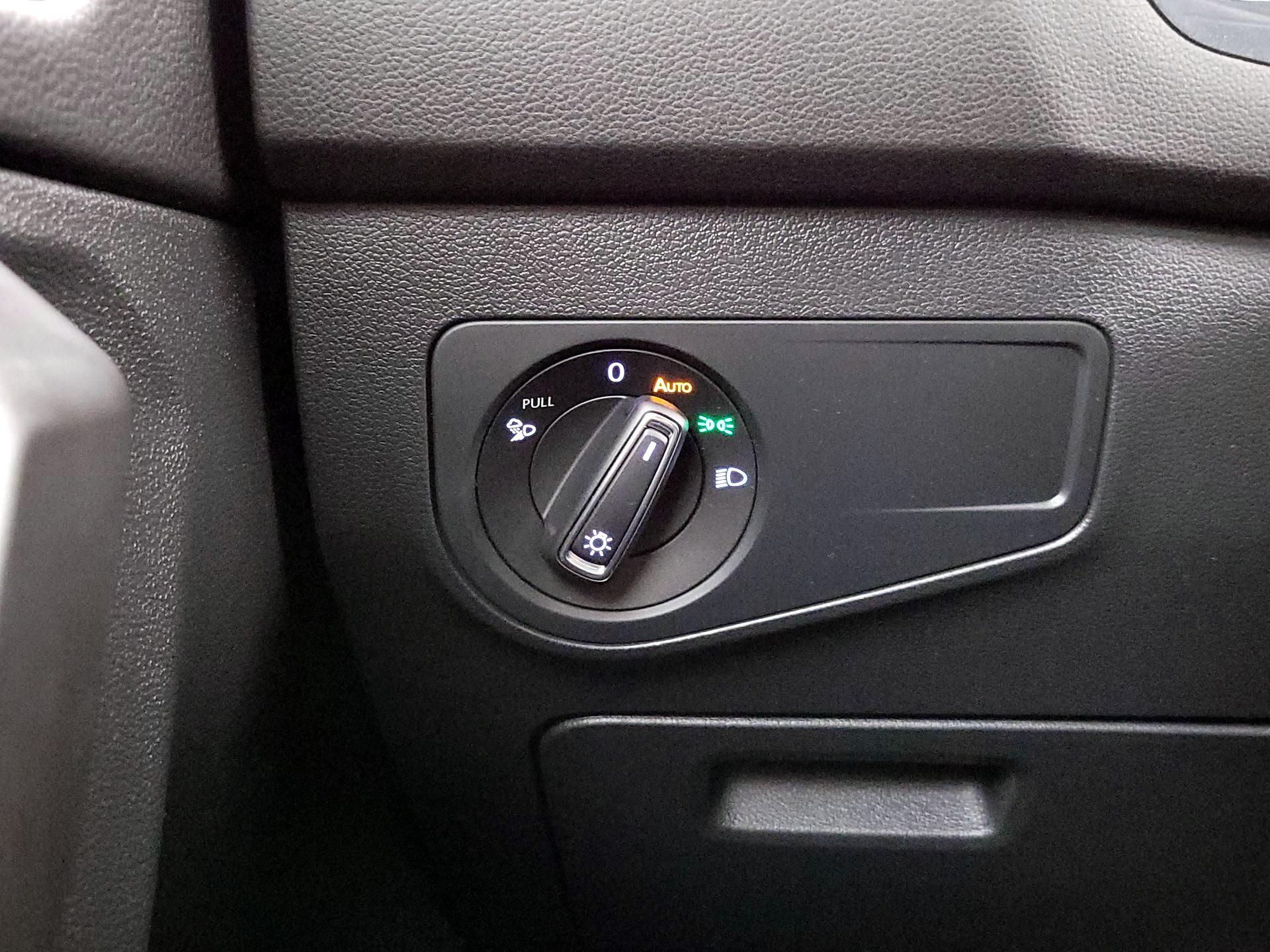 Thumbnail: 2022 Volkswagen Tiguan - 13