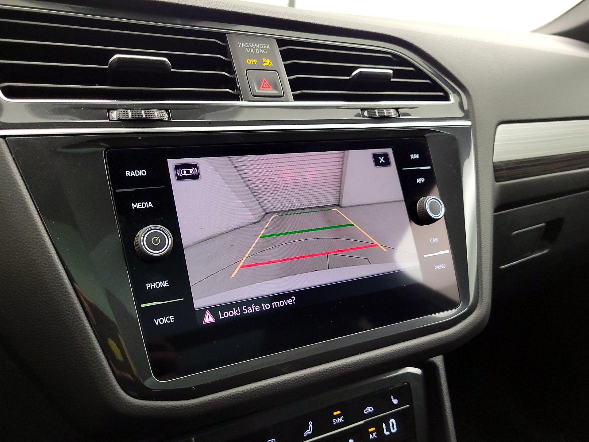 Thumbnail: 2022 Volkswagen Tiguan - 15