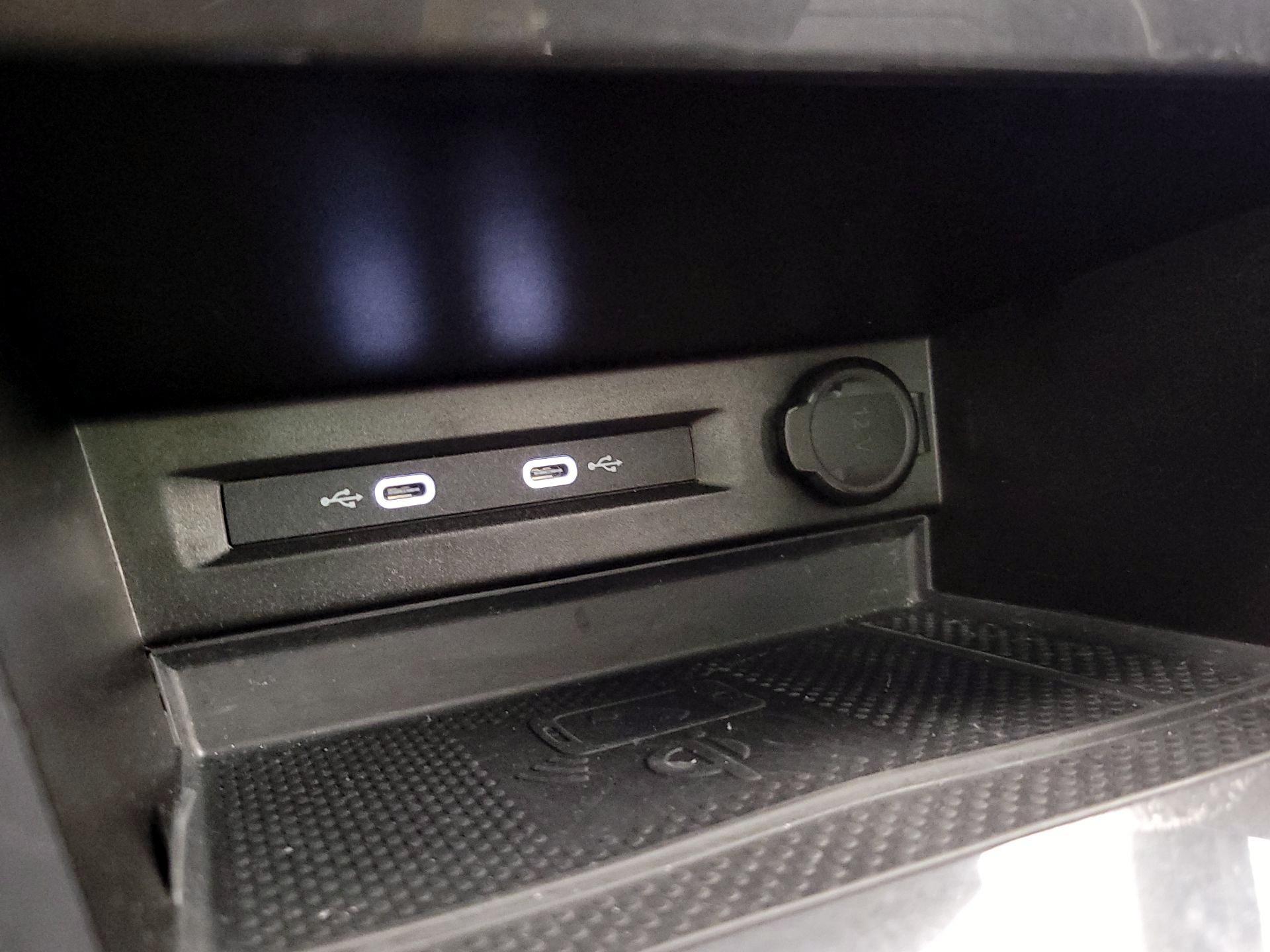 Thumbnail: 2022 Volkswagen Tiguan - 19