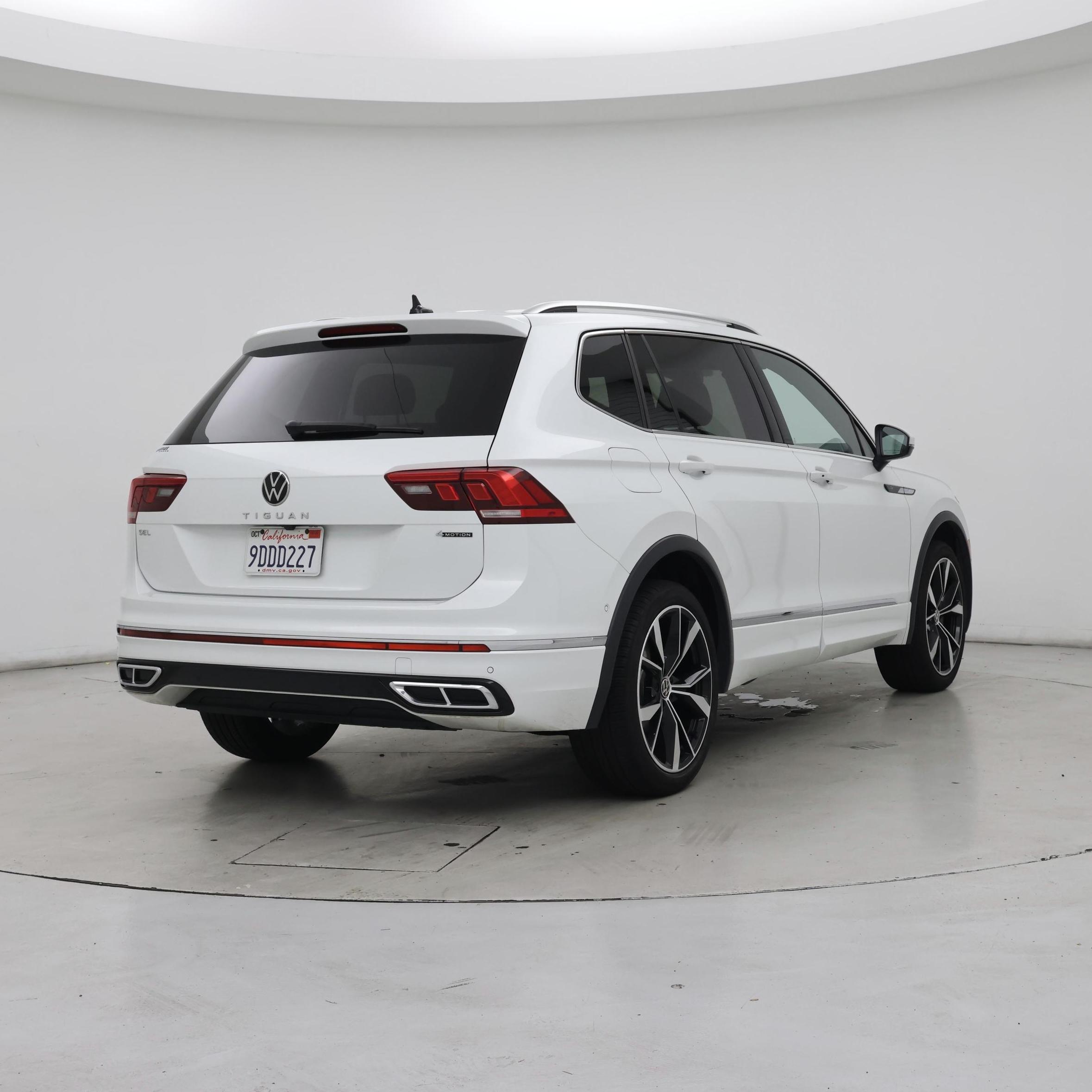 Thumbnail: 2022 Volkswagen Tiguan - 8