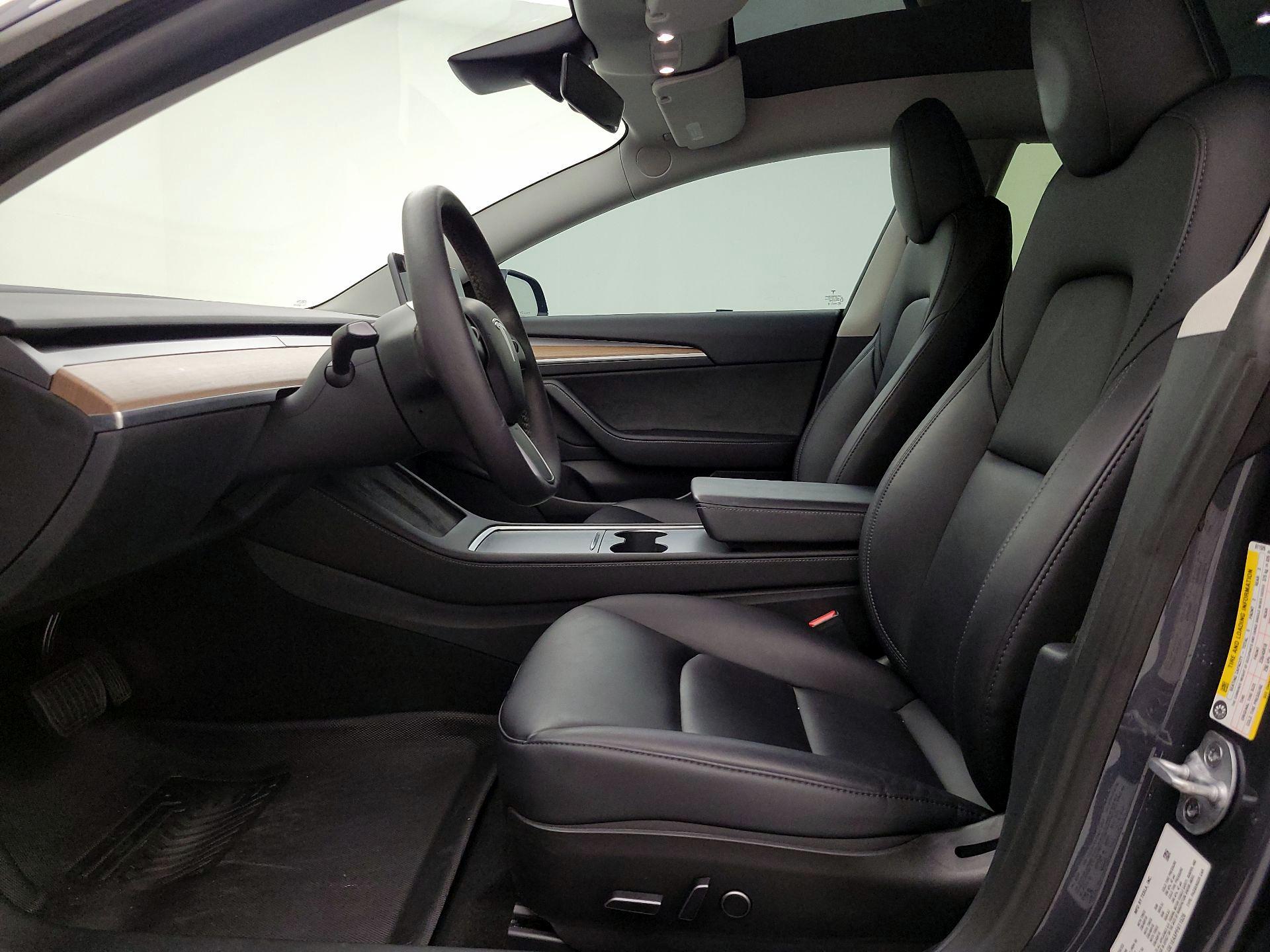 Thumbnail: 2023 Tesla Model 3 - 11