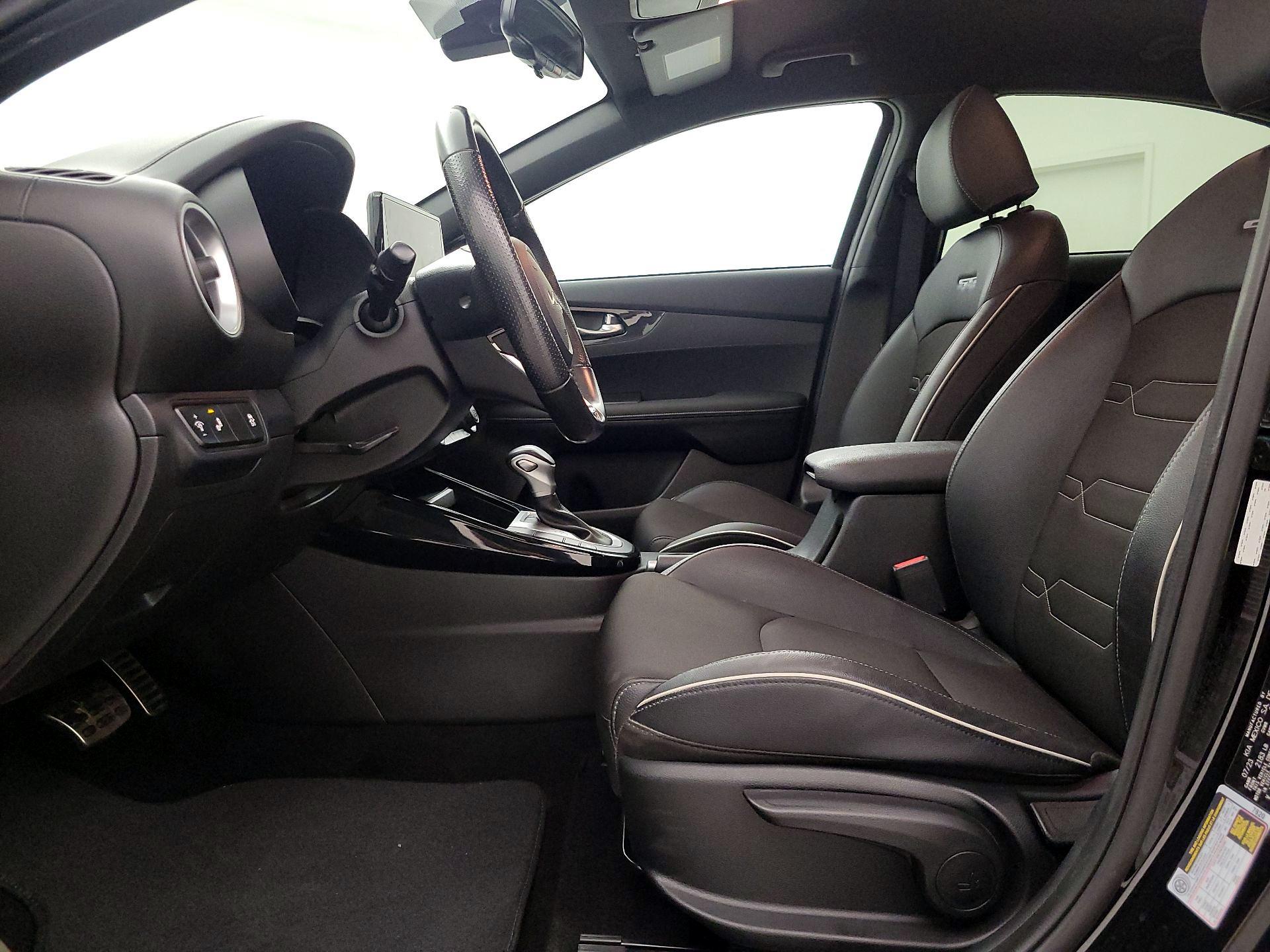 Thumbnail: 2023 Kia Forte - 11