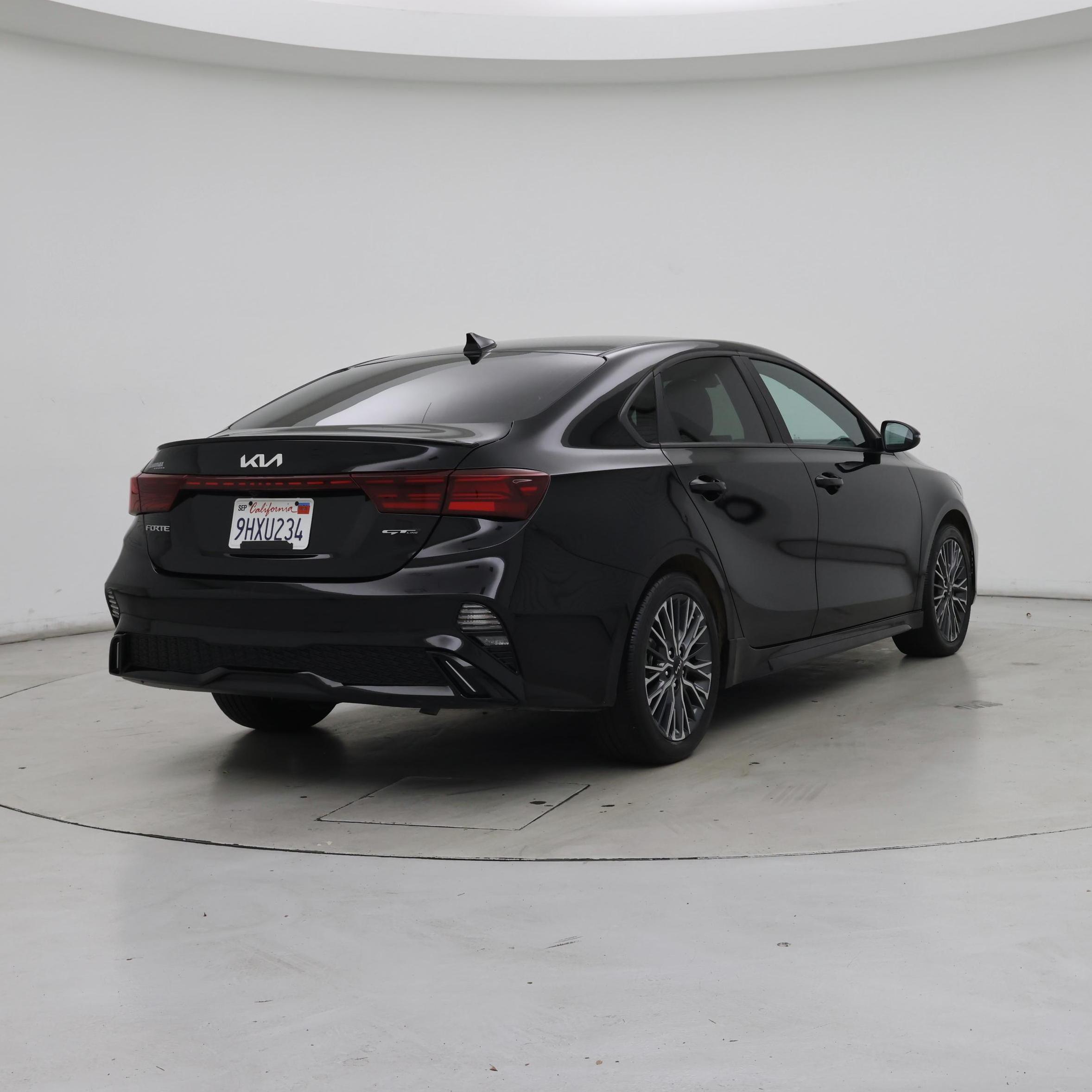 Thumbnail: 2023 Kia Forte - 8