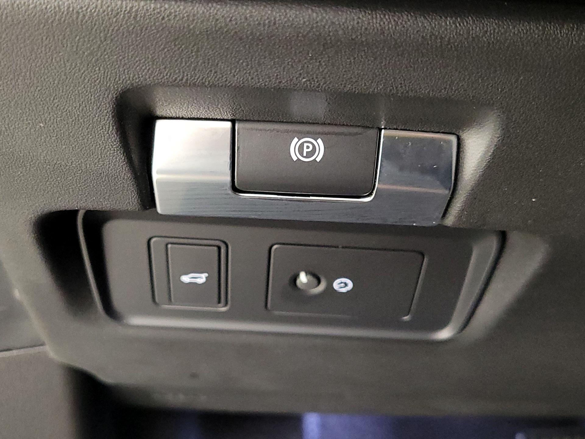 Thumbnail: 2020 Land Rover Range Rover Evoque - 13