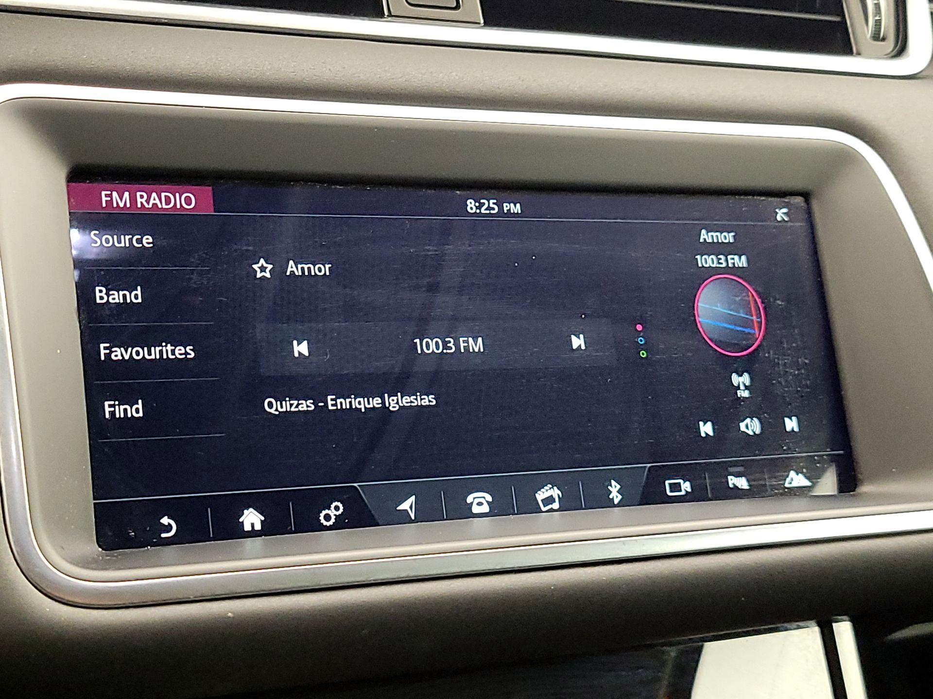 Thumbnail: 2020 Land Rover Range Rover Evoque - 16