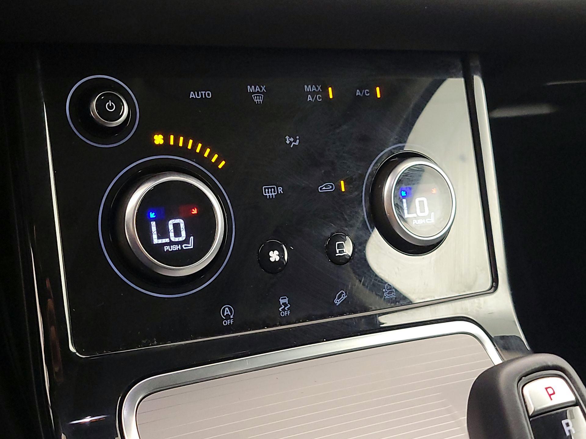 Thumbnail: 2020 Land Rover Range Rover Evoque - 17