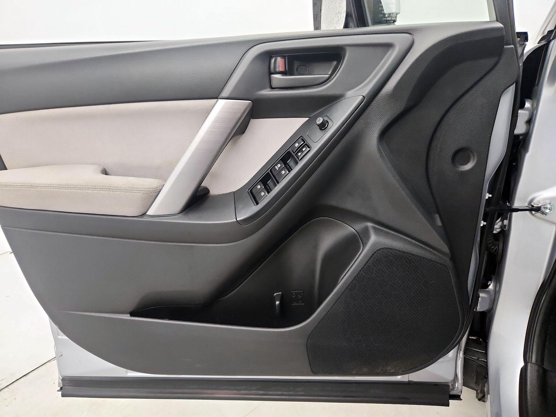 Thumbnail: 2015 Subaru Forester - 12