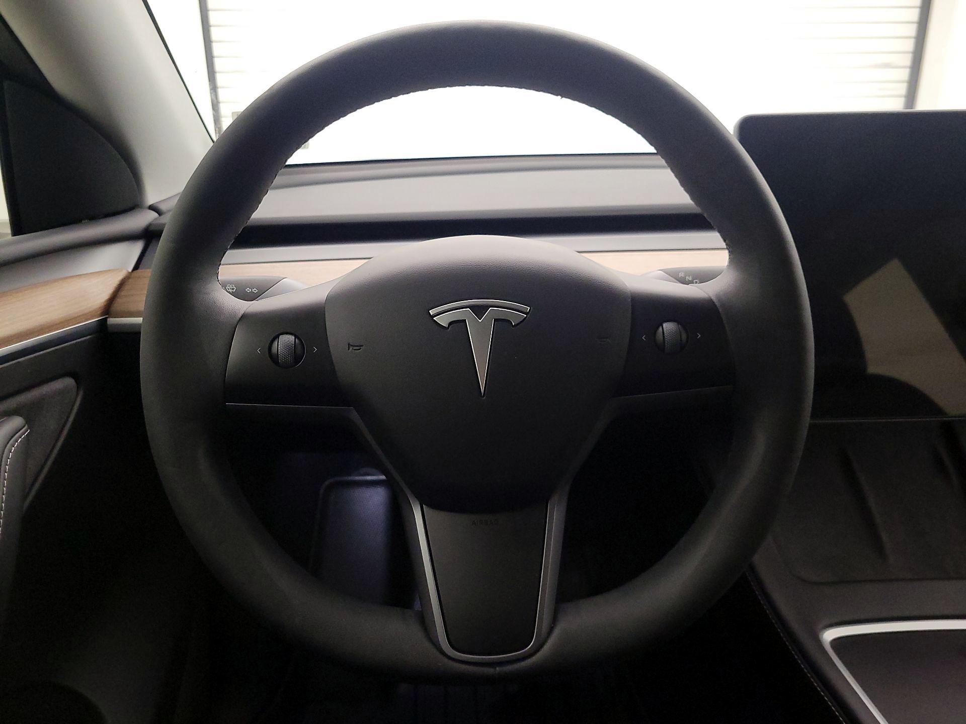 Thumbnail: 2023 Tesla Model Y - 10