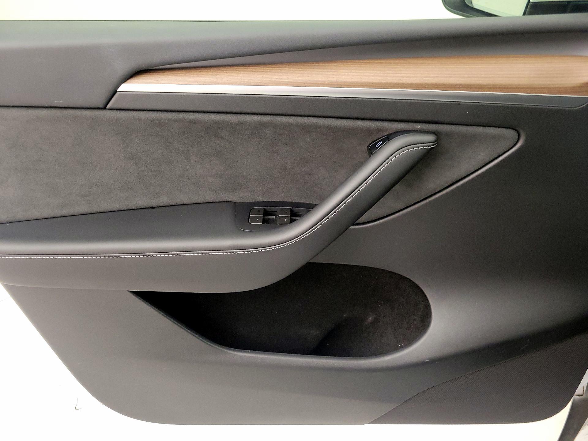 Thumbnail: 2023 Tesla Model Y - 12