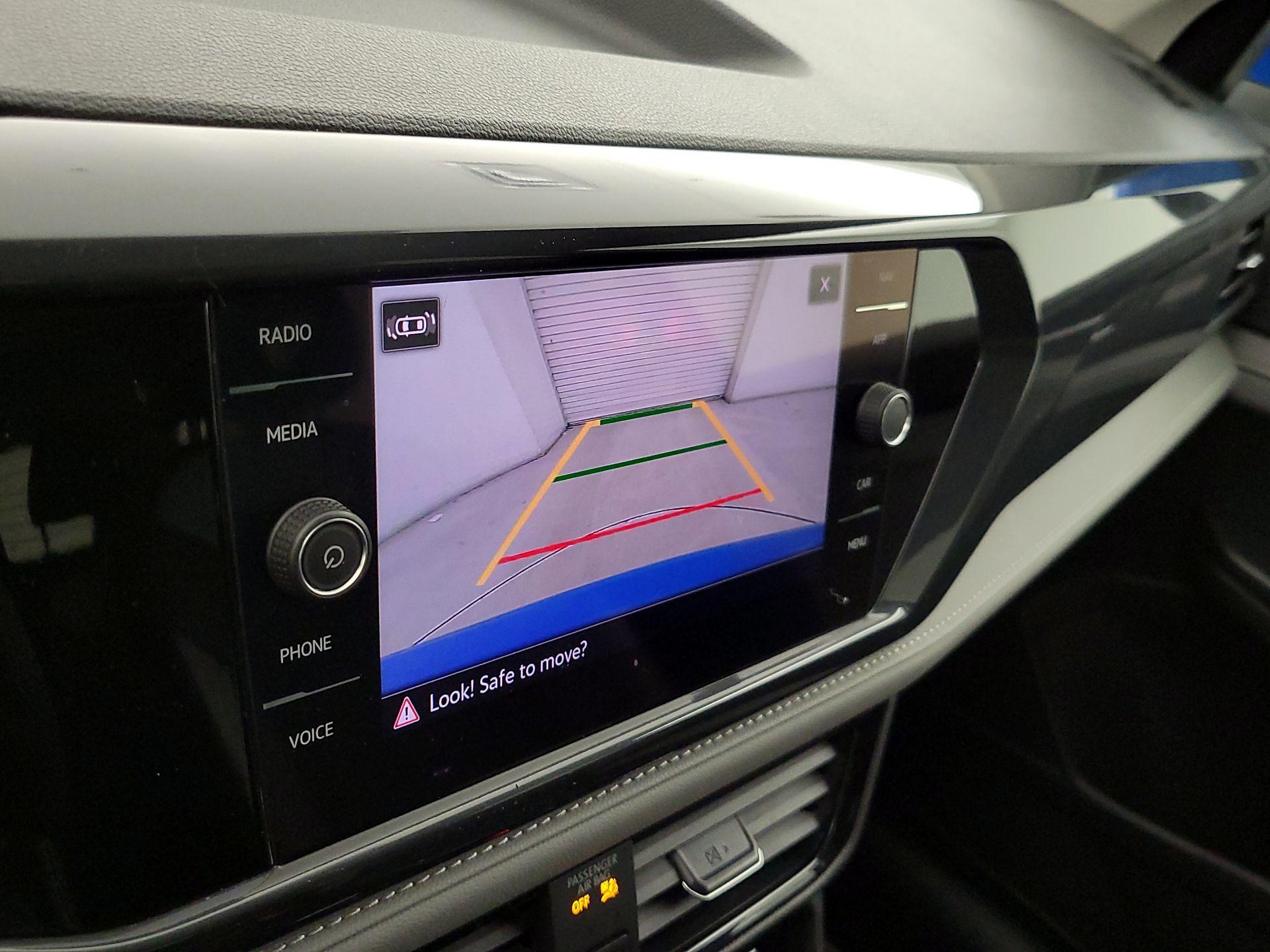 Thumbnail: 2022 Volkswagen Taos - 15