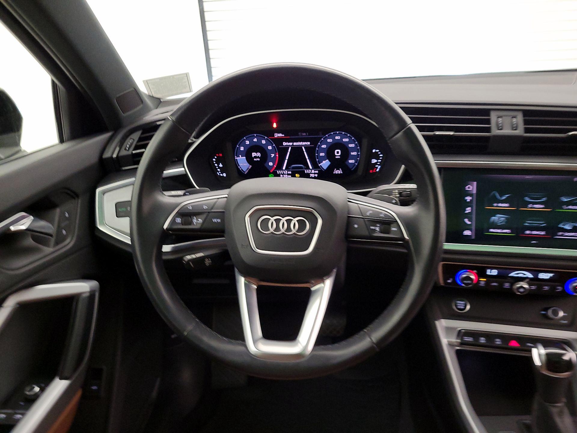 Thumbnail: 2021 Audi Q3 - 10