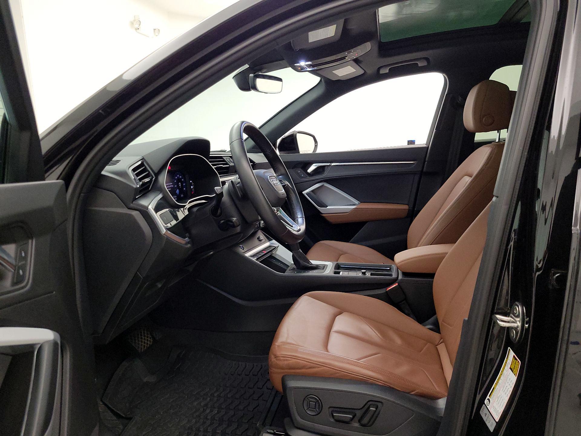 Thumbnail: 2021 Audi Q3 - 11