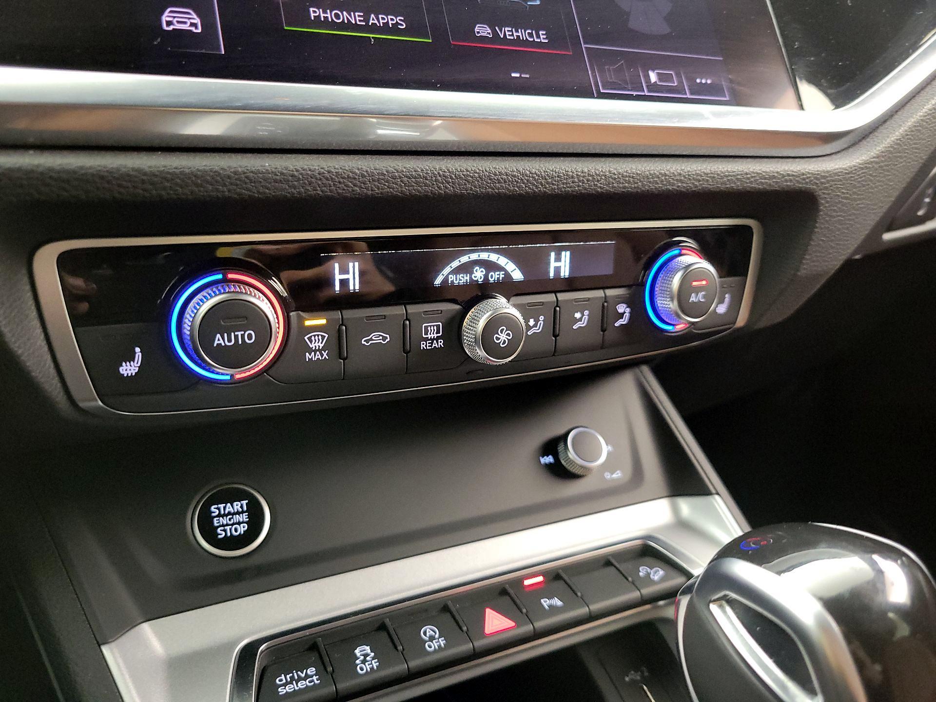 Thumbnail: 2021 Audi Q3 - 16