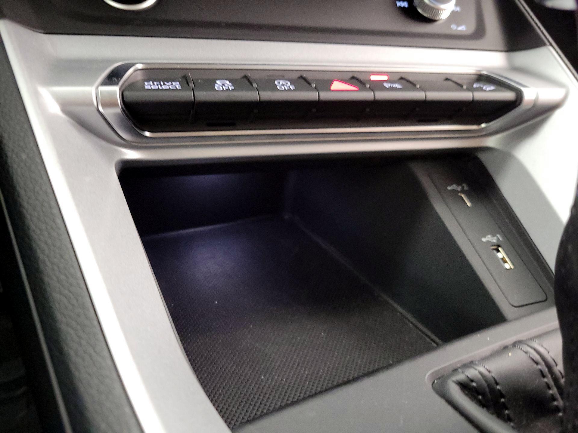 Thumbnail: 2021 Audi Q3 - 18