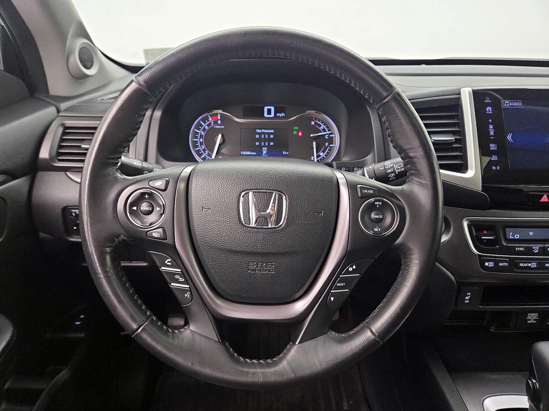 Thumbnail: 2018 Honda Pilot - 10