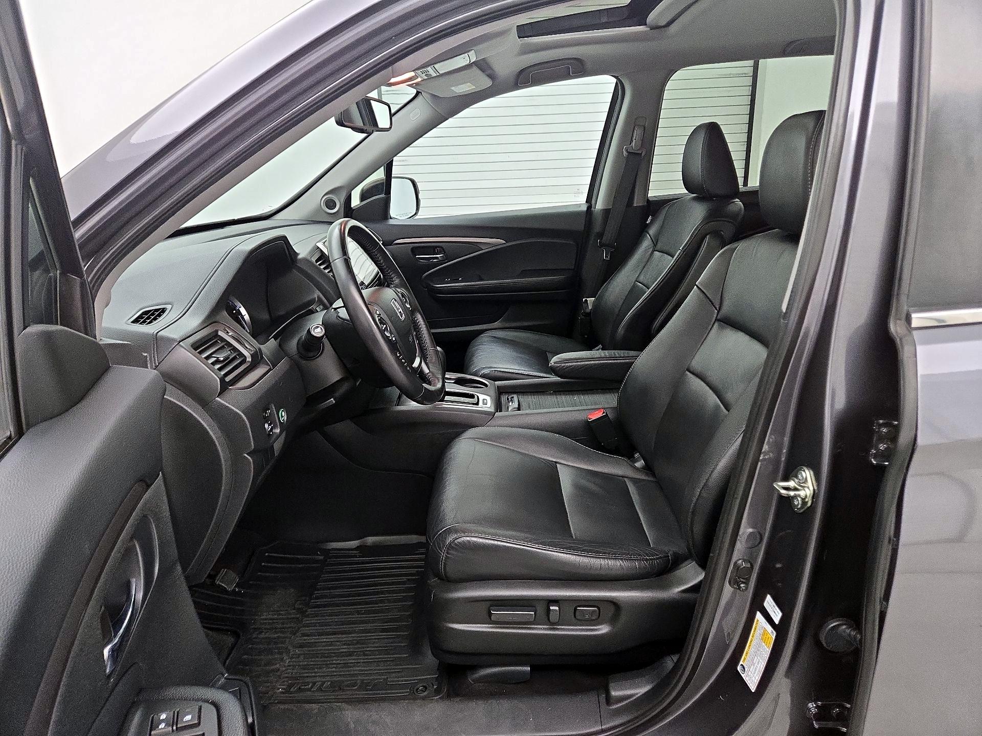 Thumbnail: 2018 Honda Pilot - 11