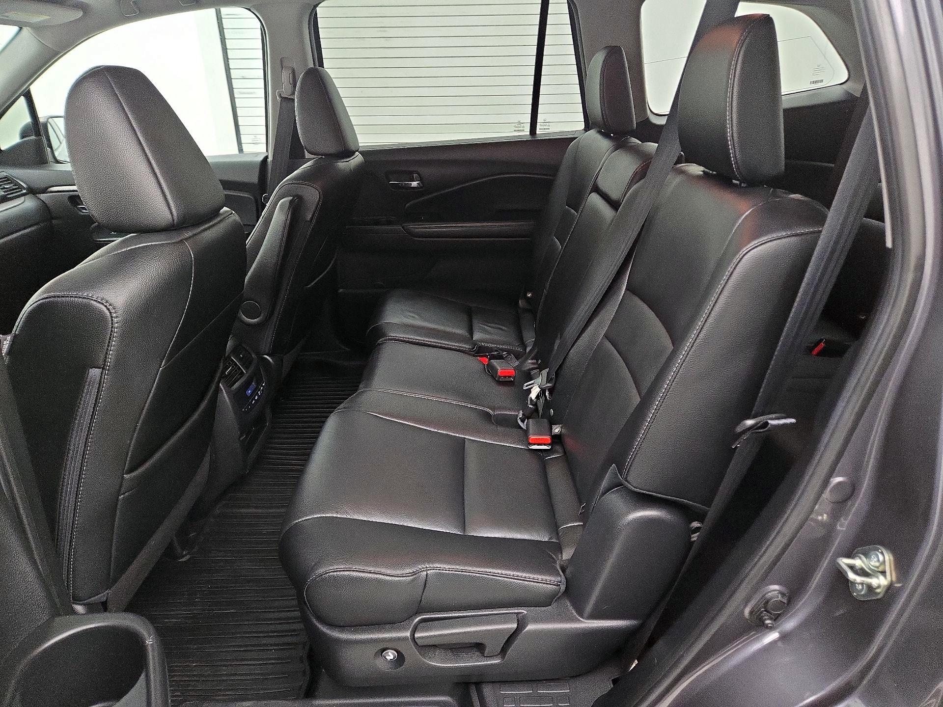 Thumbnail: 2018 Honda Pilot - 20