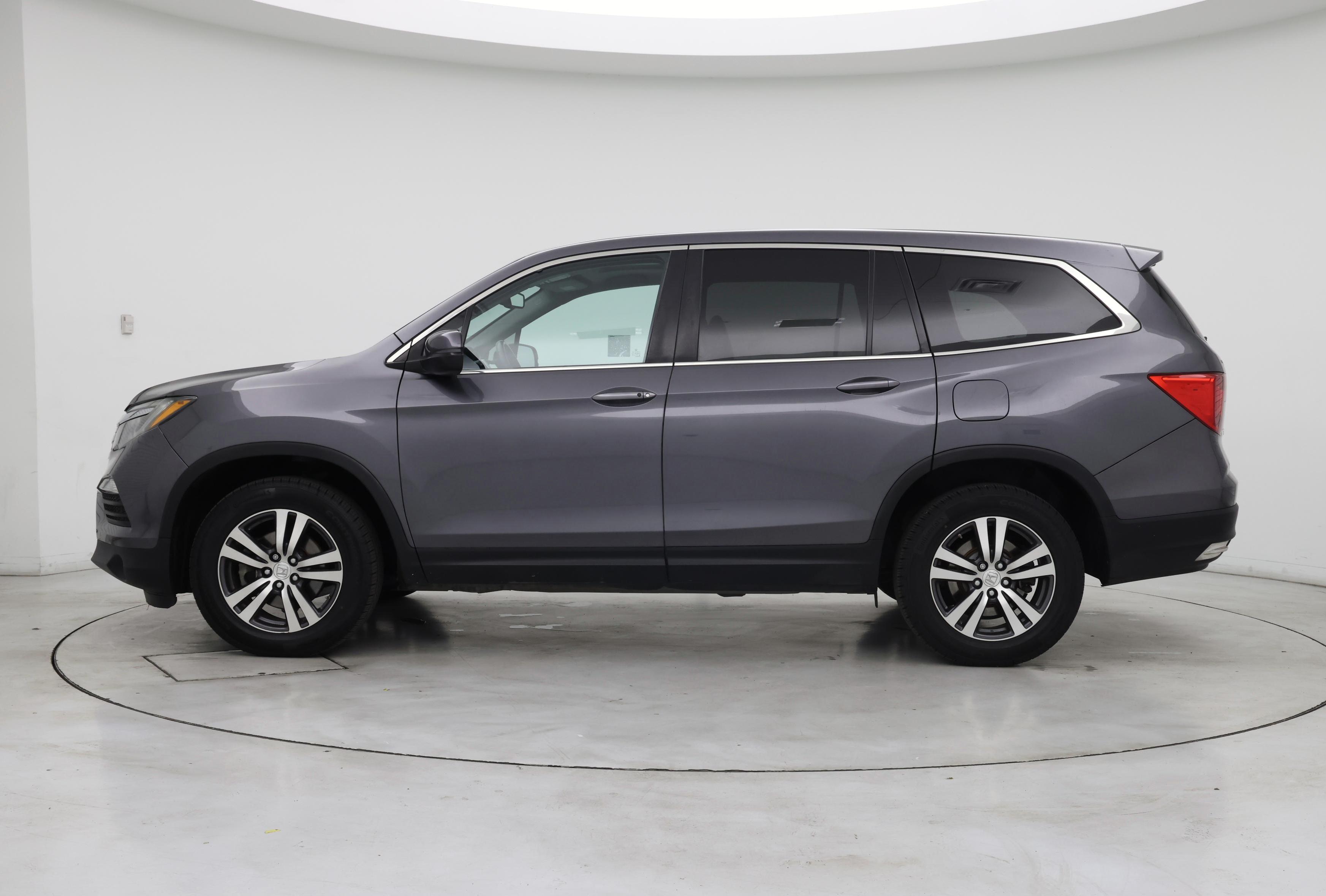 Thumbnail: 2018 Honda Pilot - 3