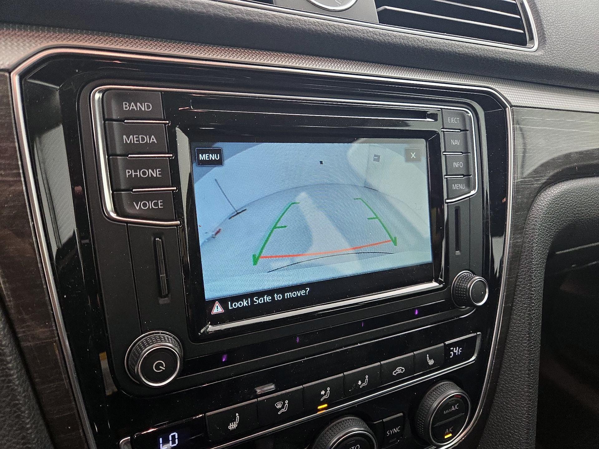 Thumbnail: 2017 Volkswagen Passat - 13