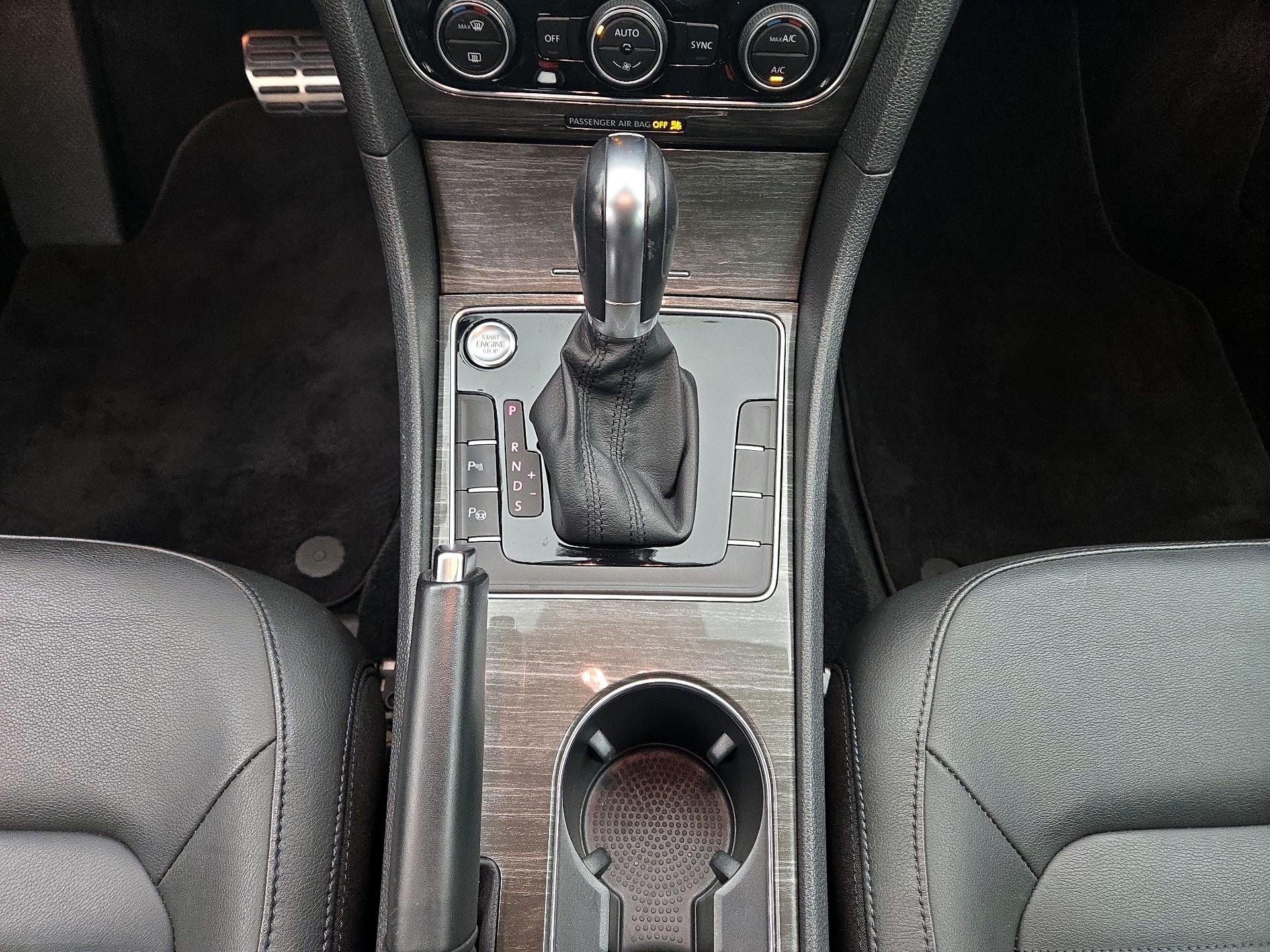 Thumbnail: 2017 Volkswagen Passat - 16