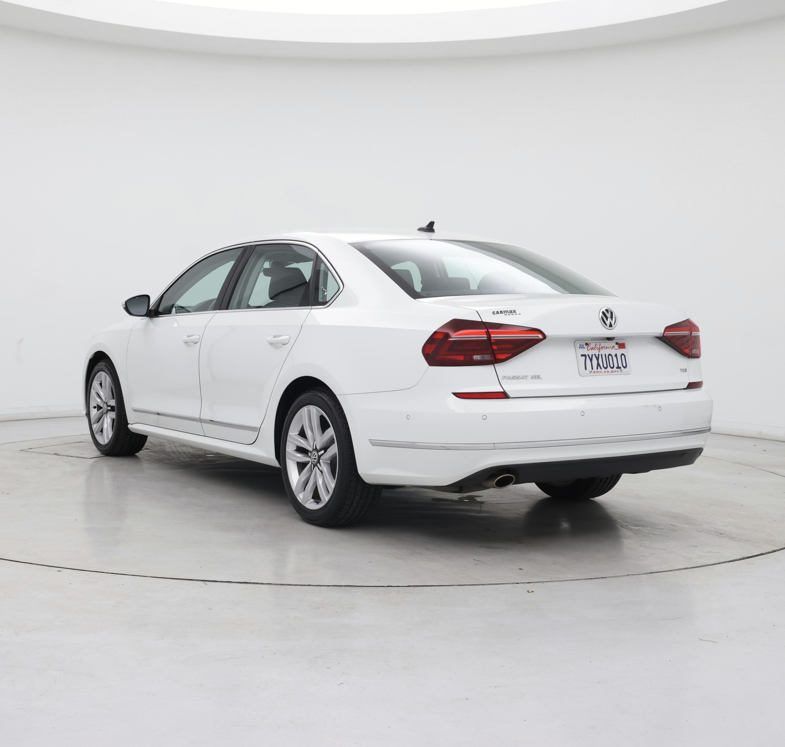 Thumbnail: 2017 Volkswagen Passat - 2