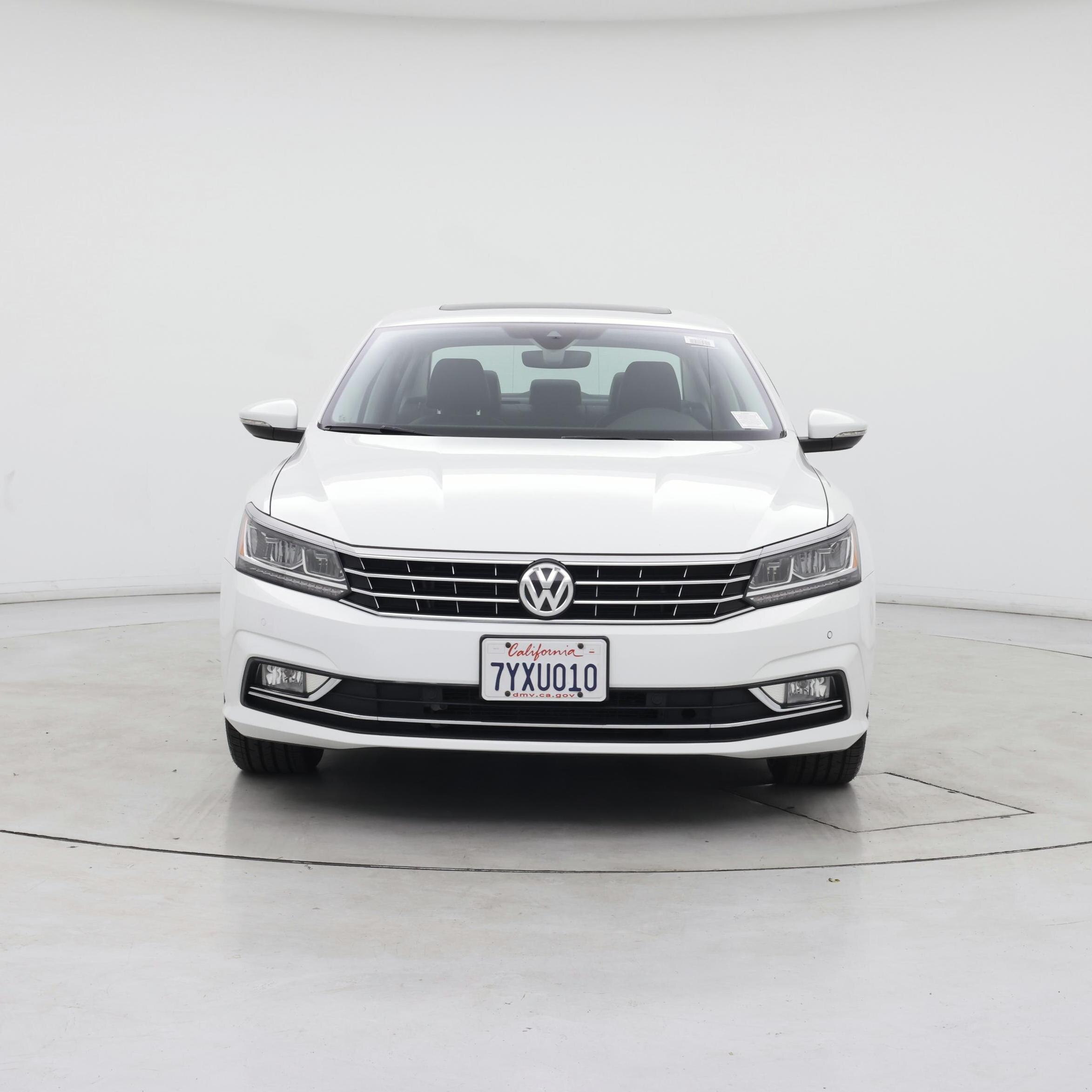 Thumbnail: 2017 Volkswagen Passat - 5