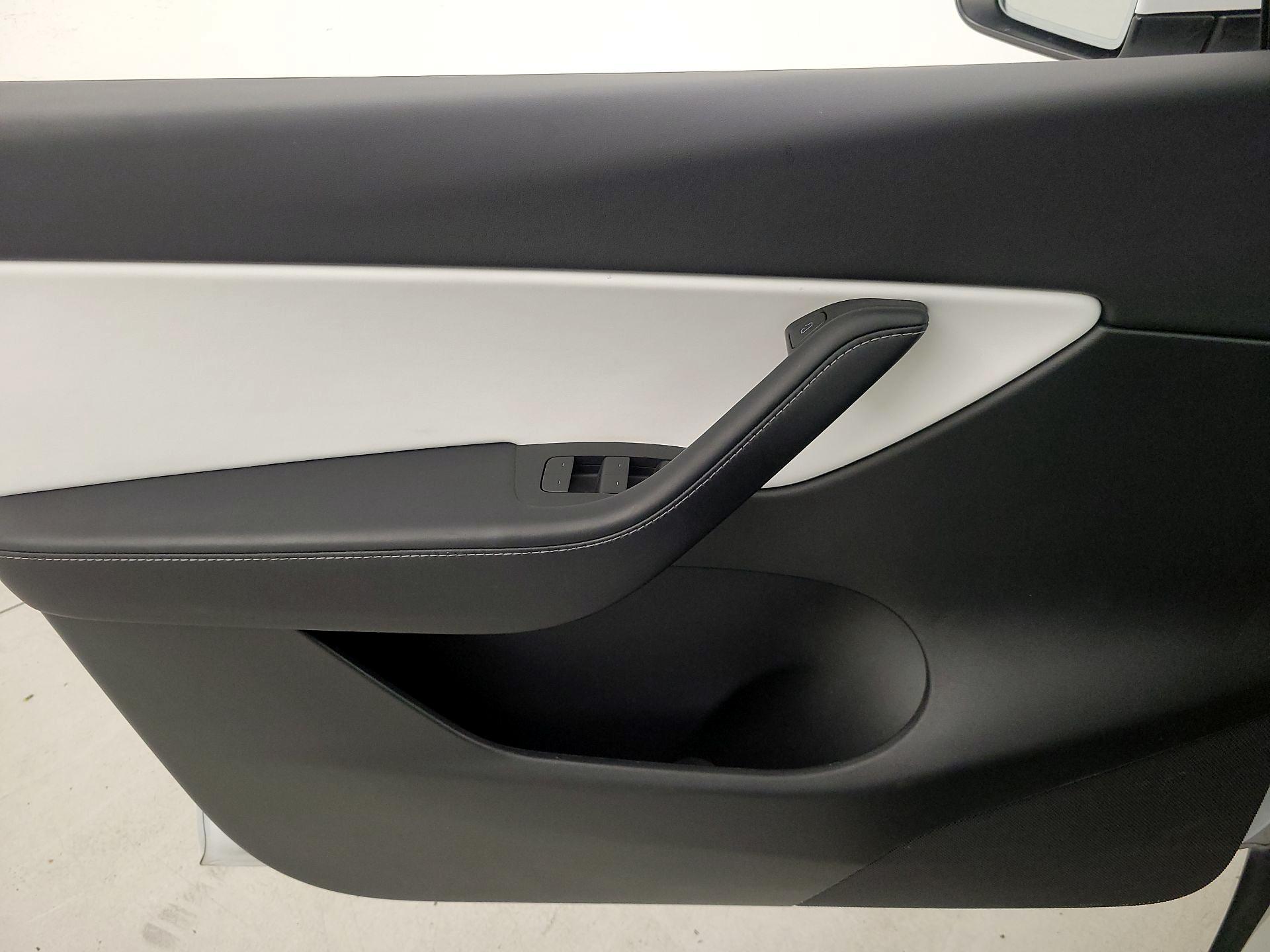 Thumbnail: 2022 Tesla Model Y - 12