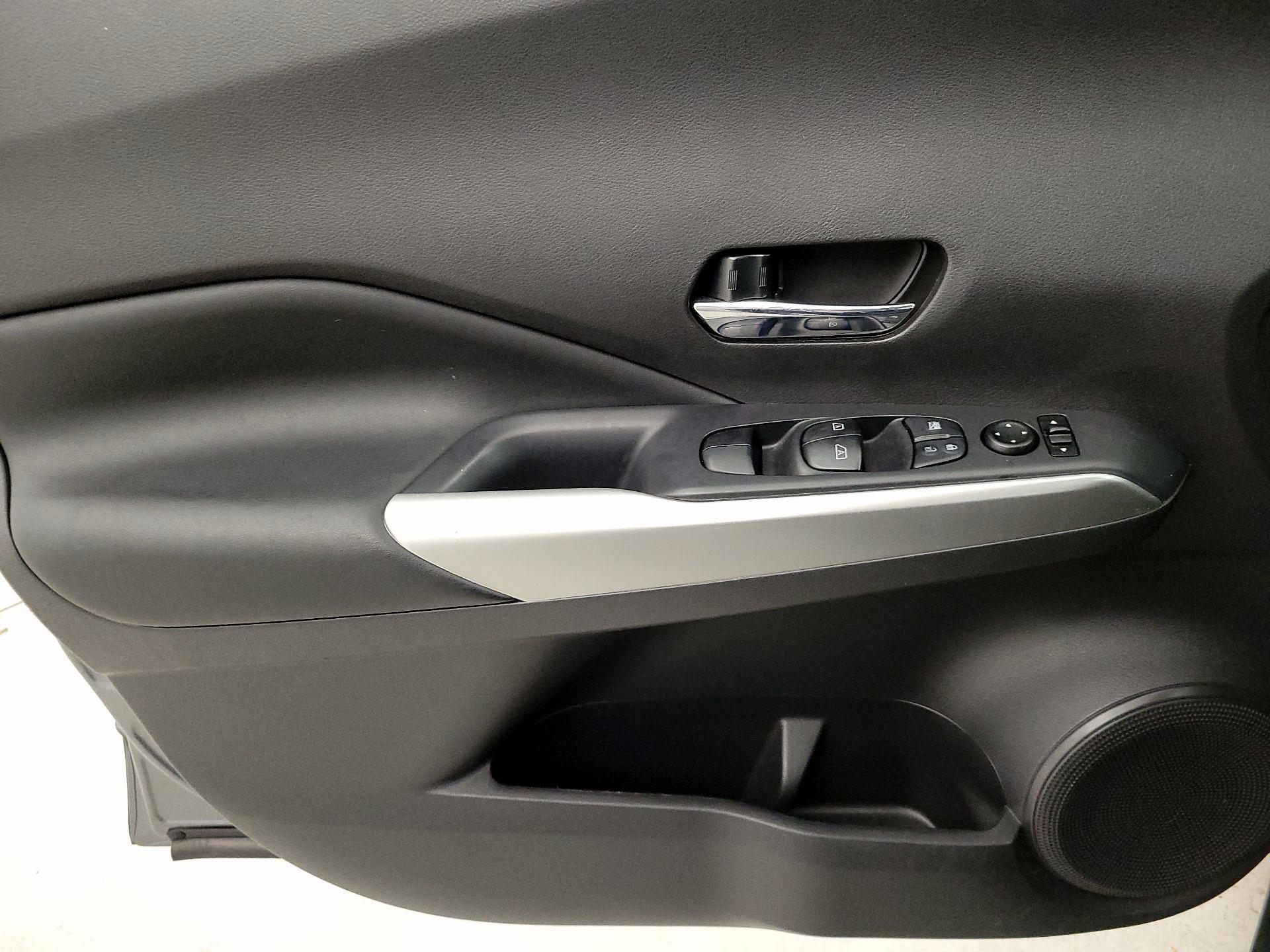 Thumbnail: 2020 Nissan Kicks - 12