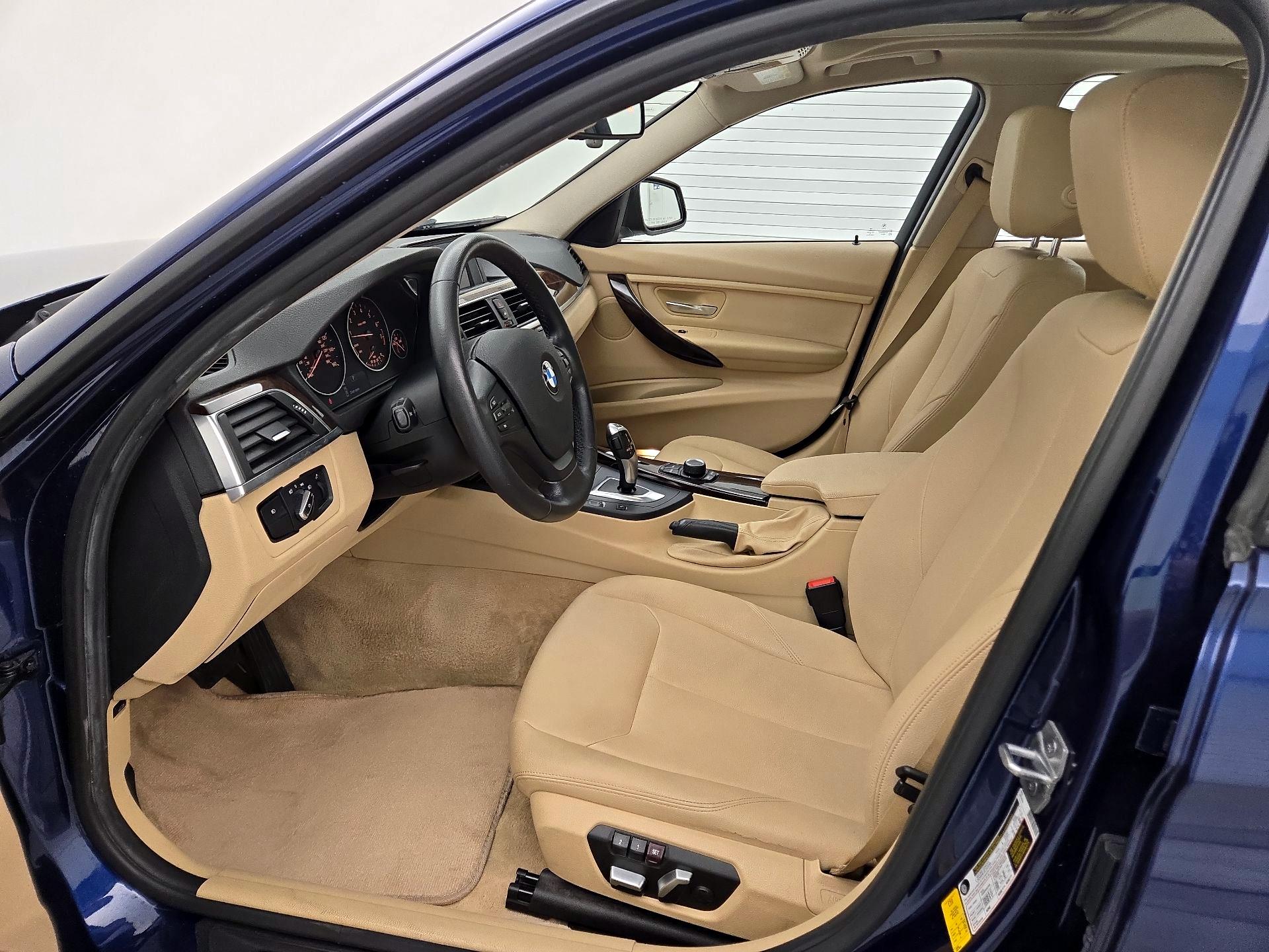 Thumbnail: 2016 BMW 3 Series - 11