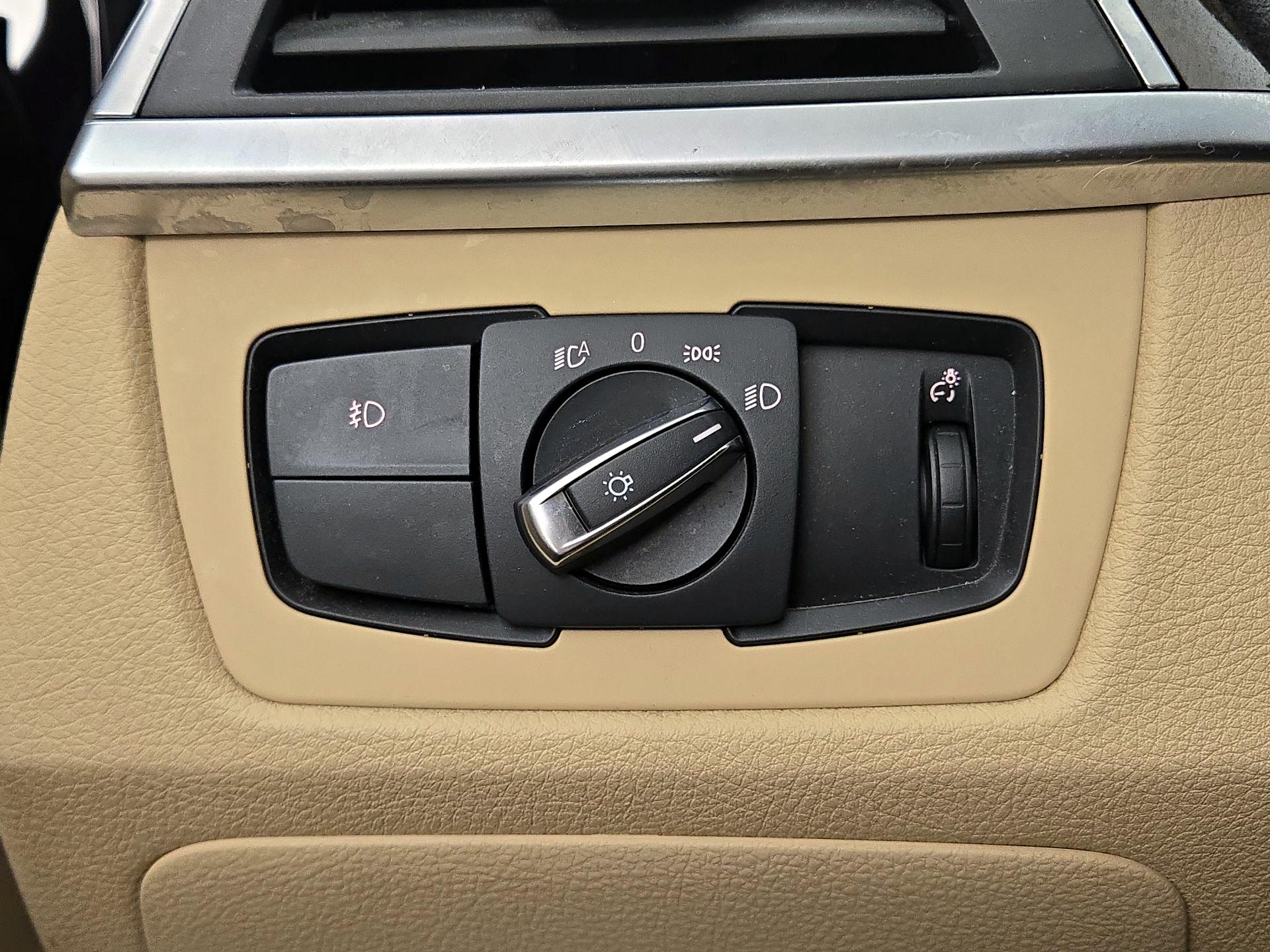 Thumbnail: 2016 BMW 3 Series - 13