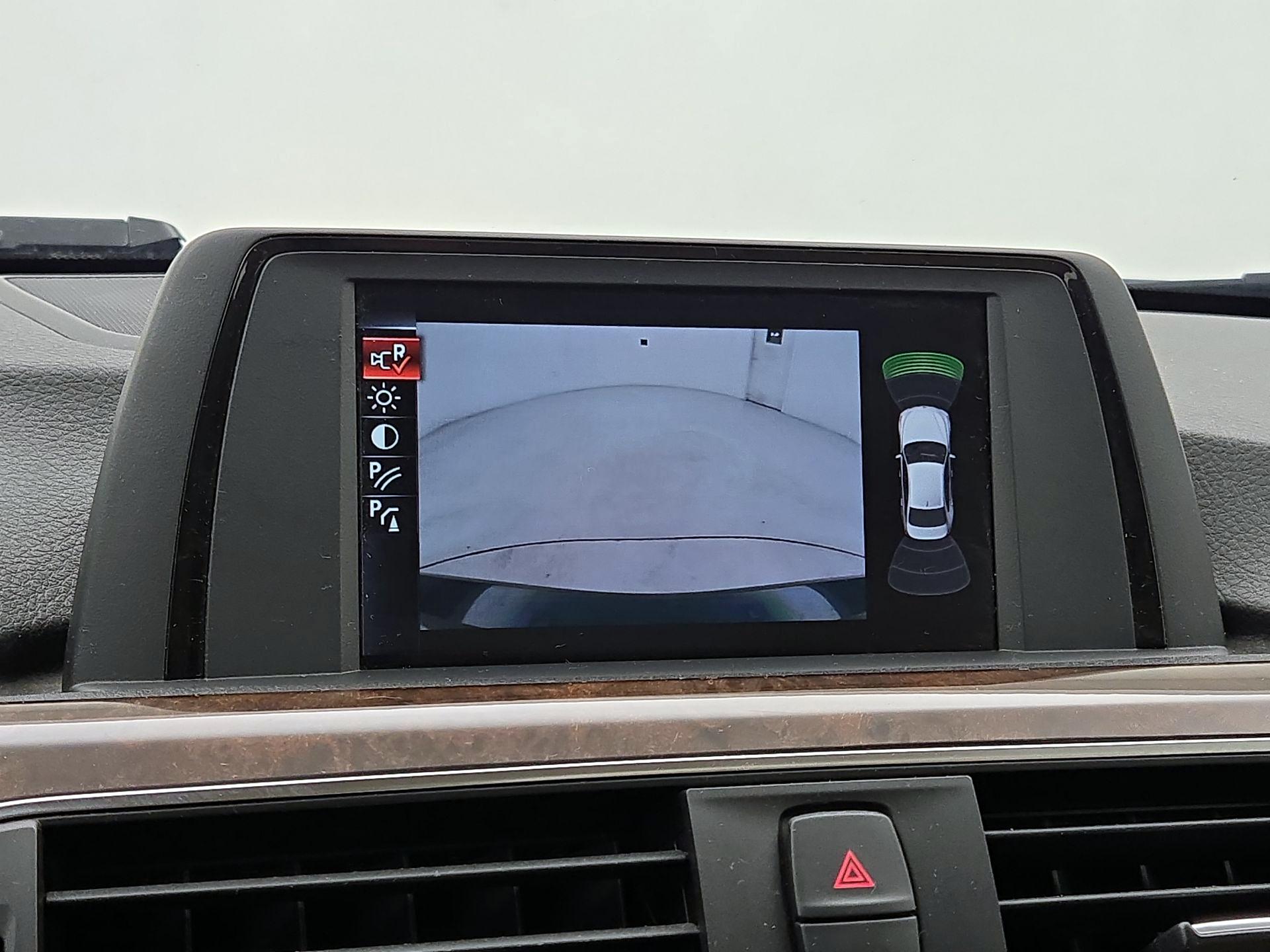 Thumbnail: 2016 BMW 3 Series - 14