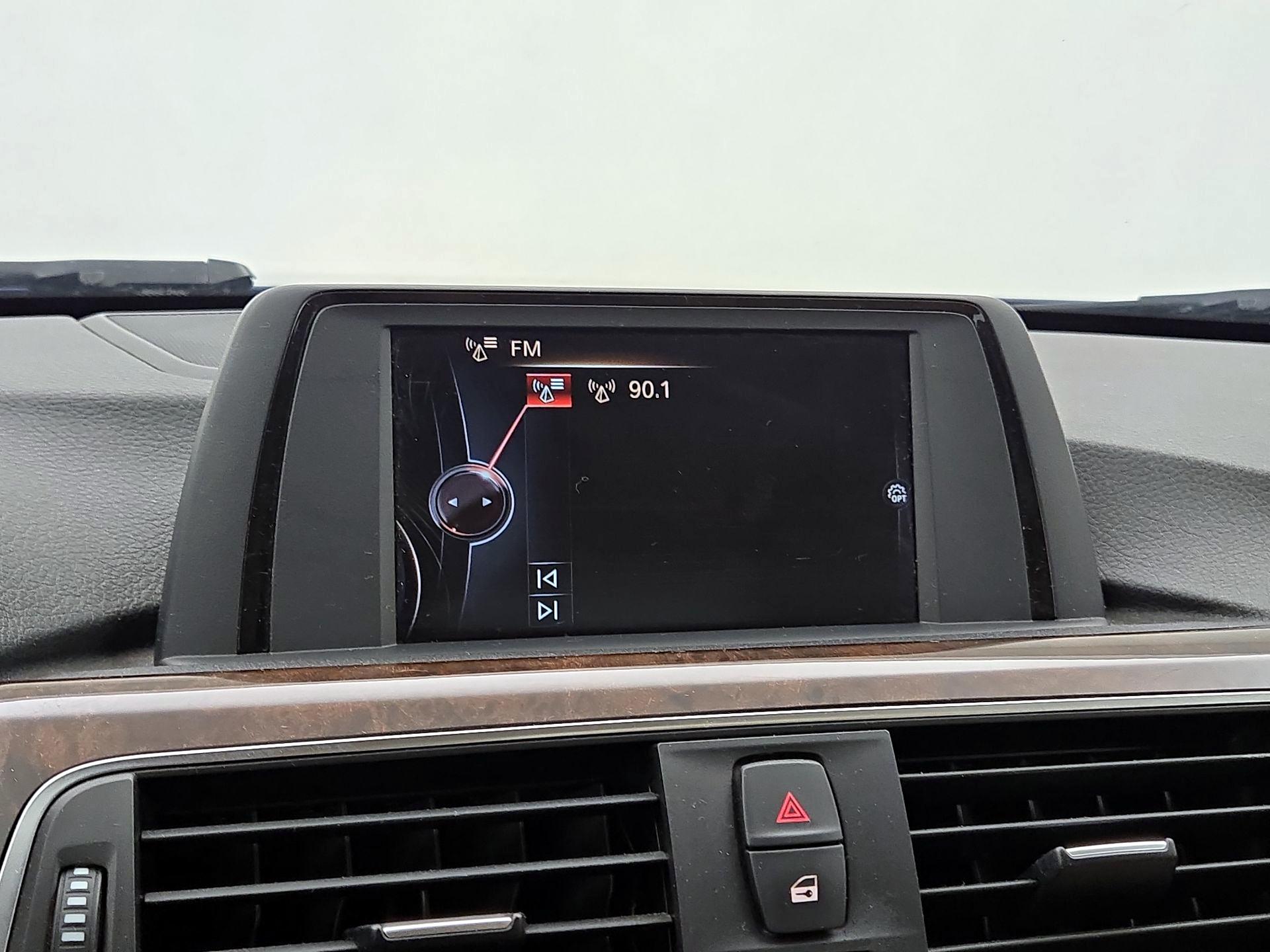 Thumbnail: 2016 BMW 3 Series - 15