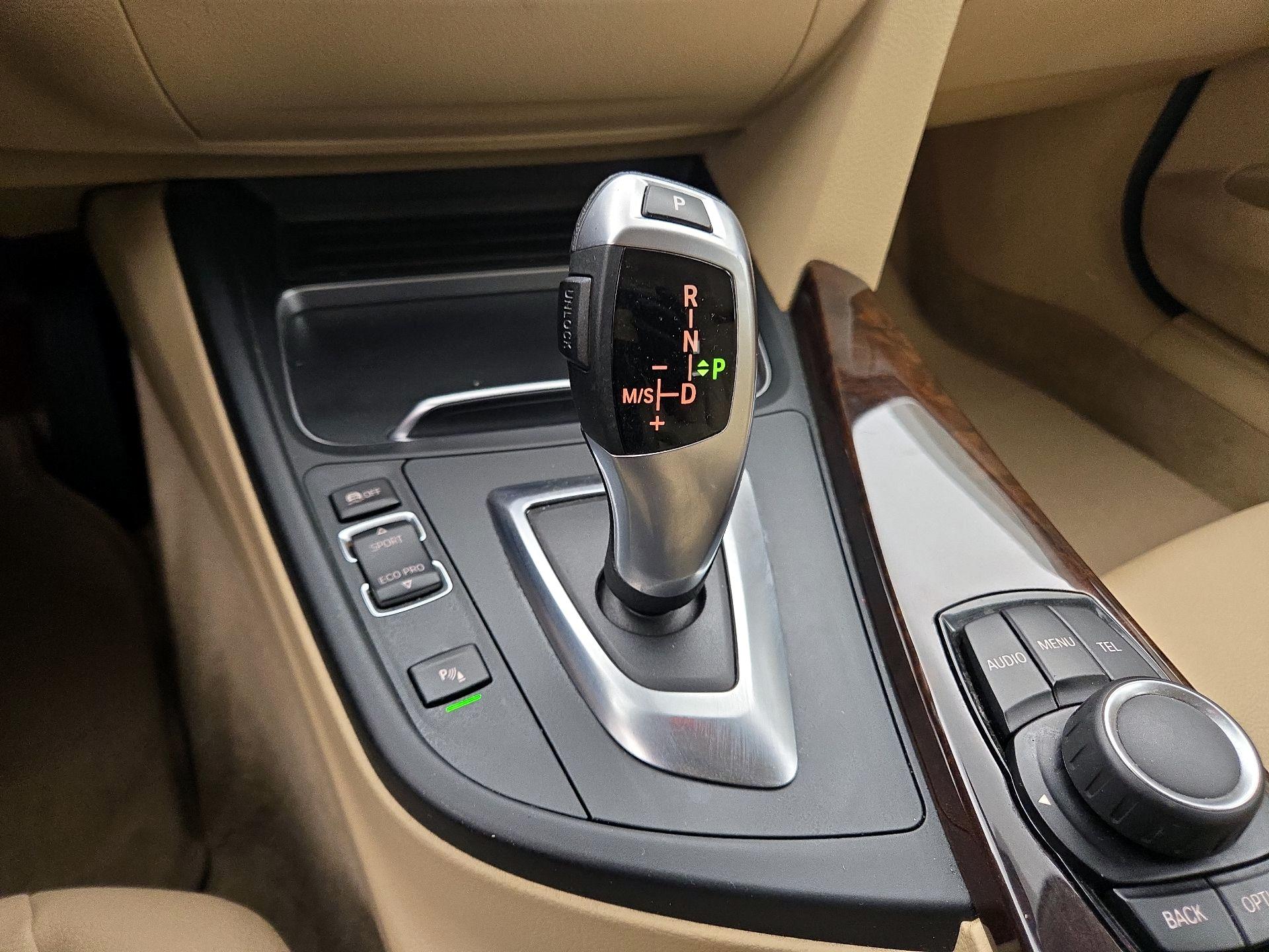 Thumbnail: 2016 BMW 3 Series - 17