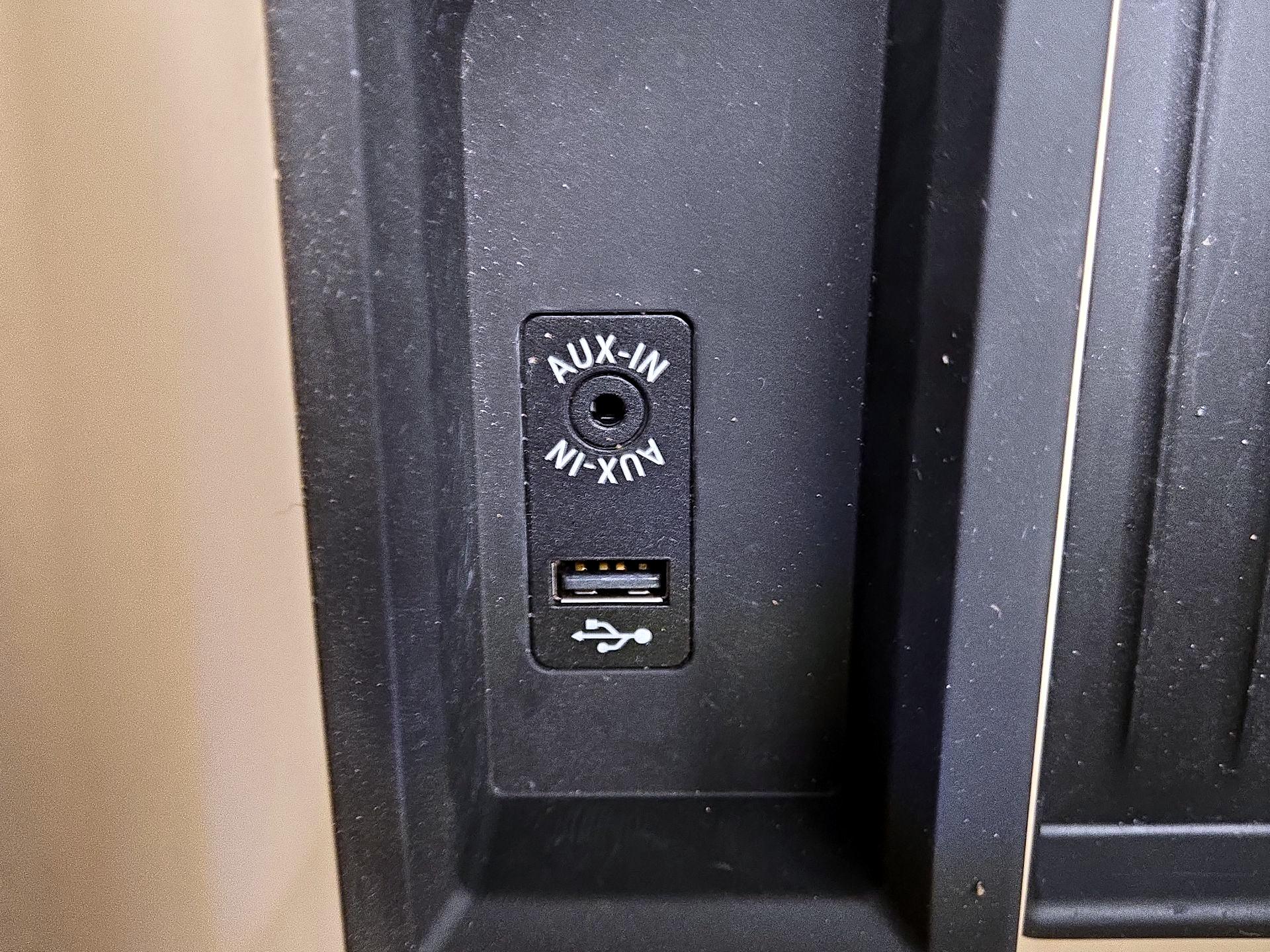 Thumbnail: 2016 BMW 3 Series - 18