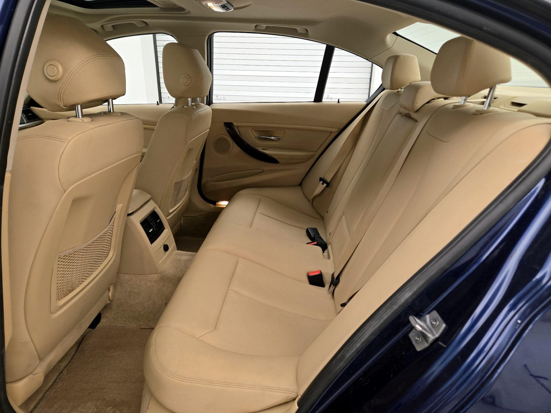 Thumbnail: 2016 BMW 3 Series - 20