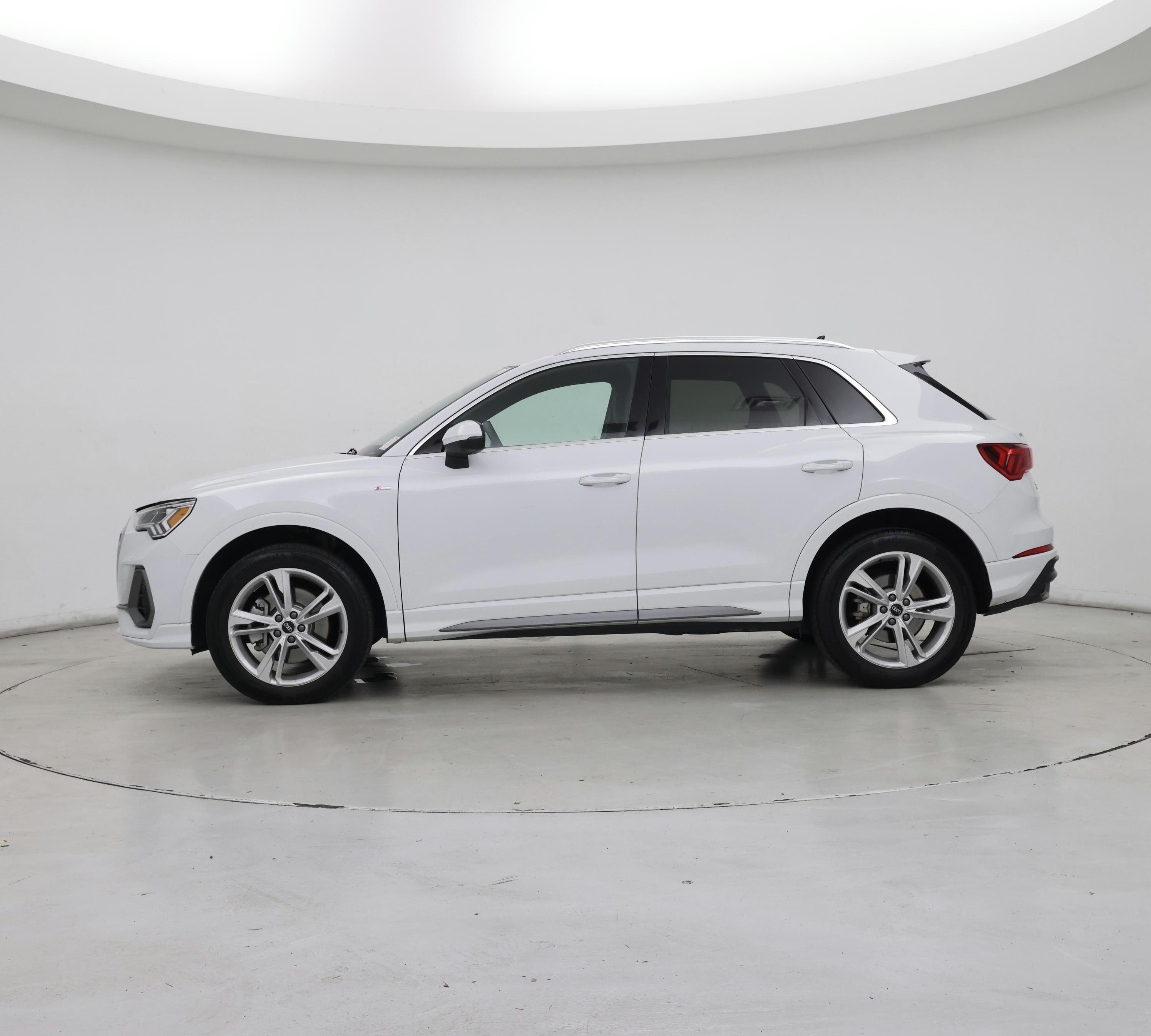 Thumbnail: 2022 Audi Q3 - 3