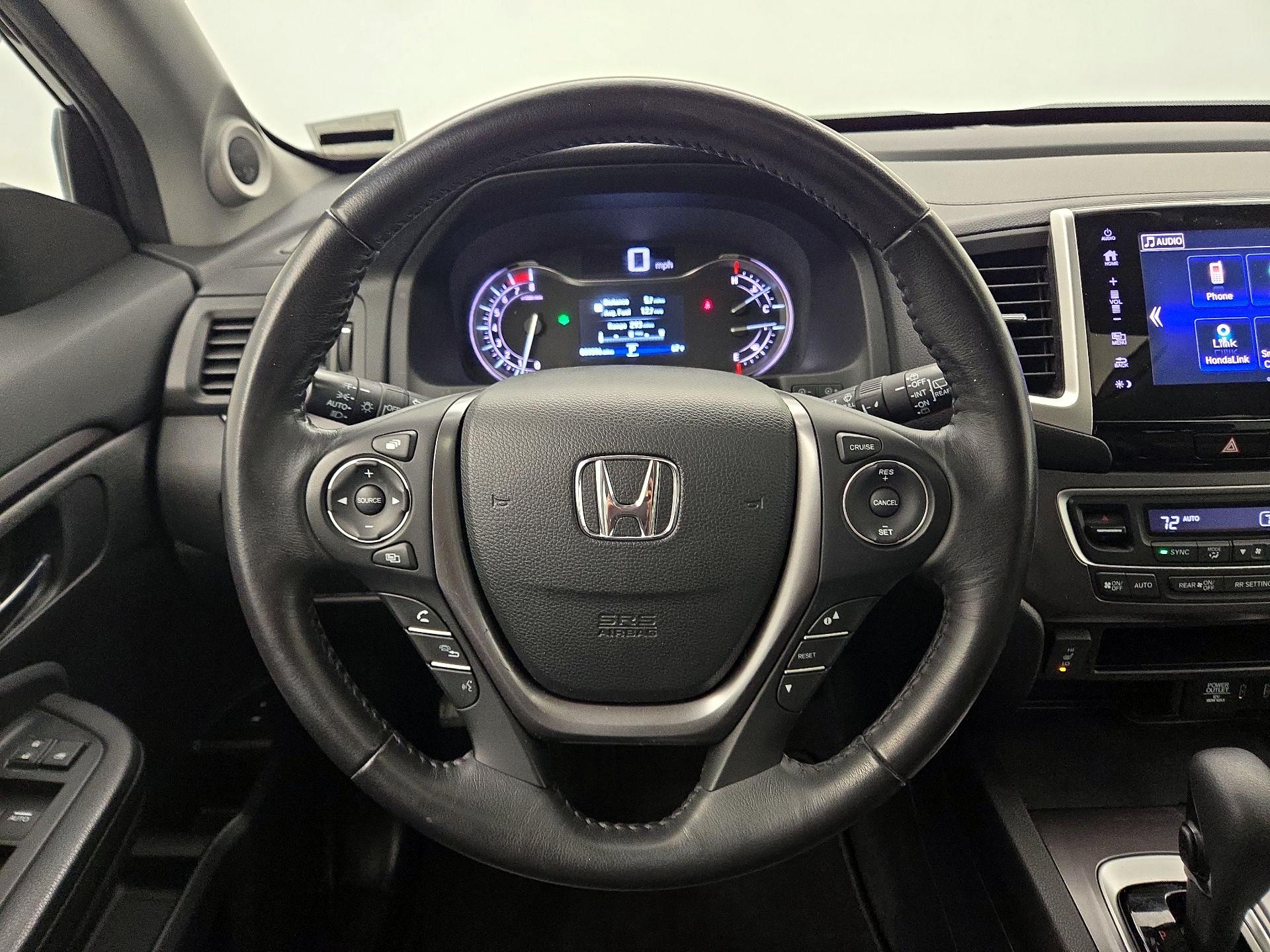 Thumbnail: 2017 Honda Pilot - 10