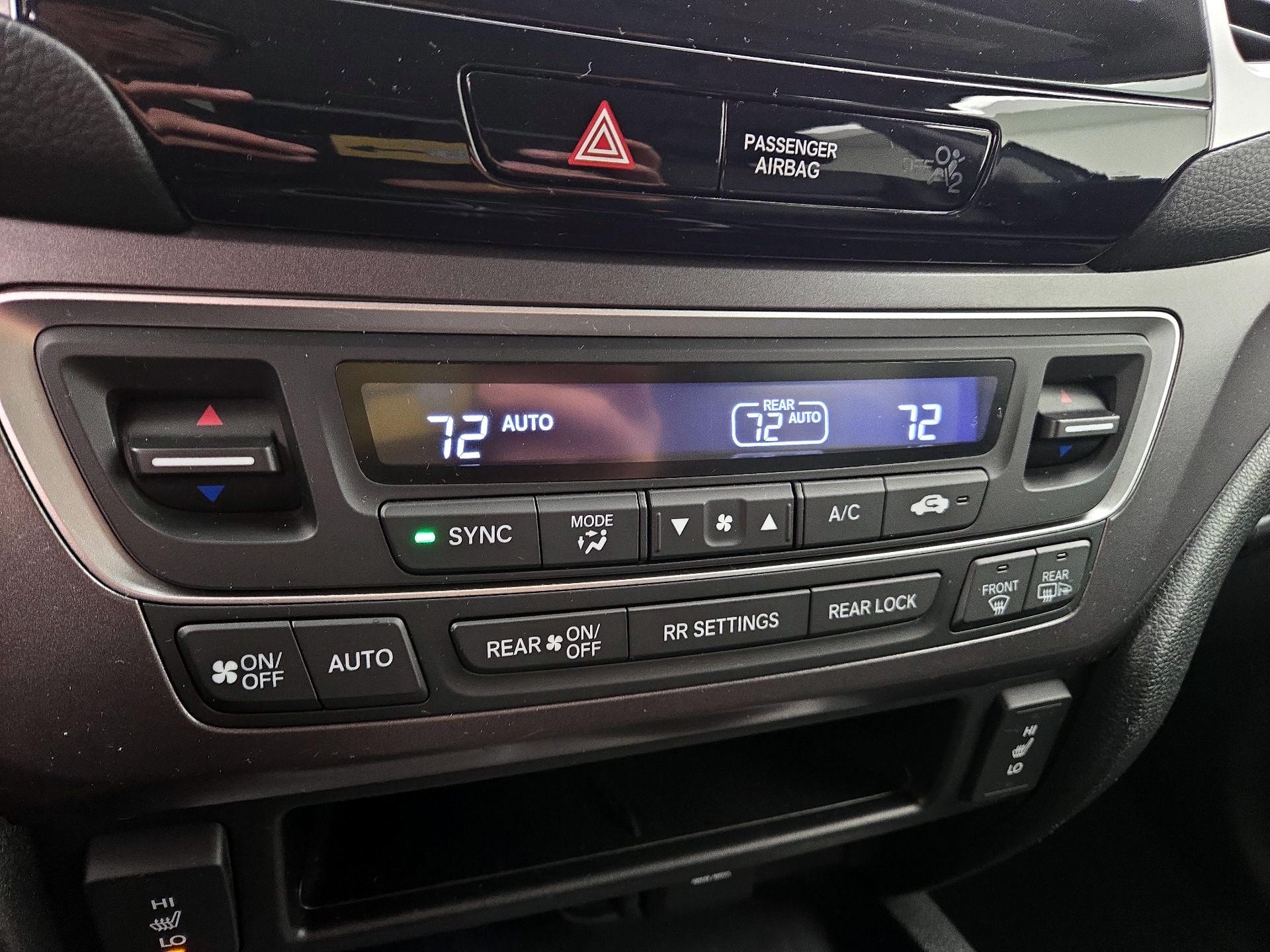 Thumbnail: 2017 Honda Pilot - 16