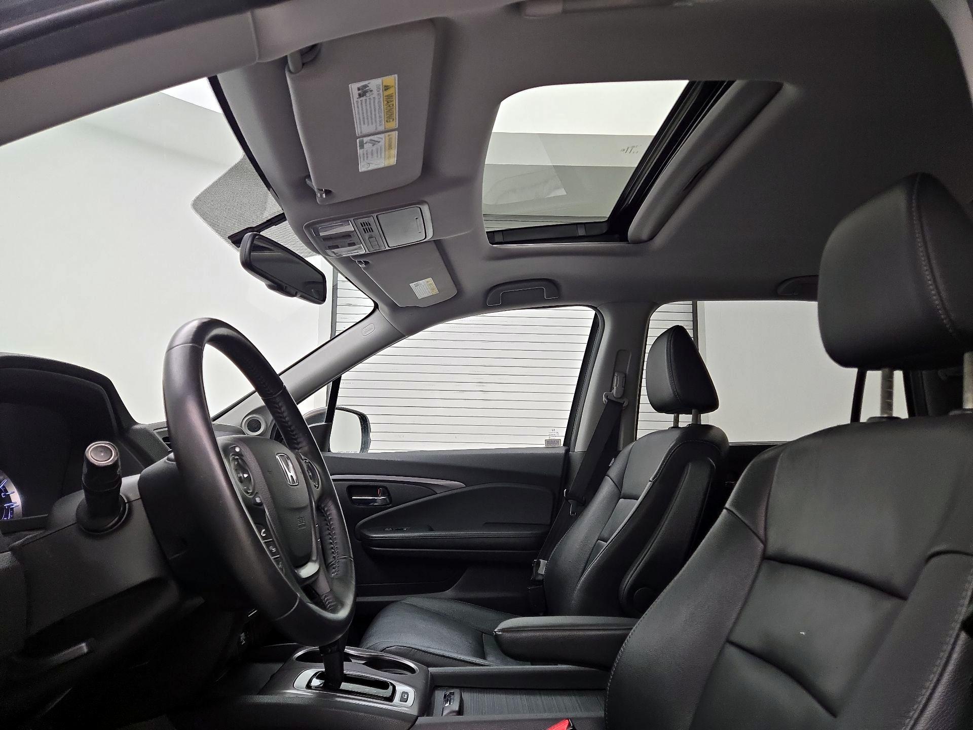 Thumbnail: 2017 Honda Pilot - 19