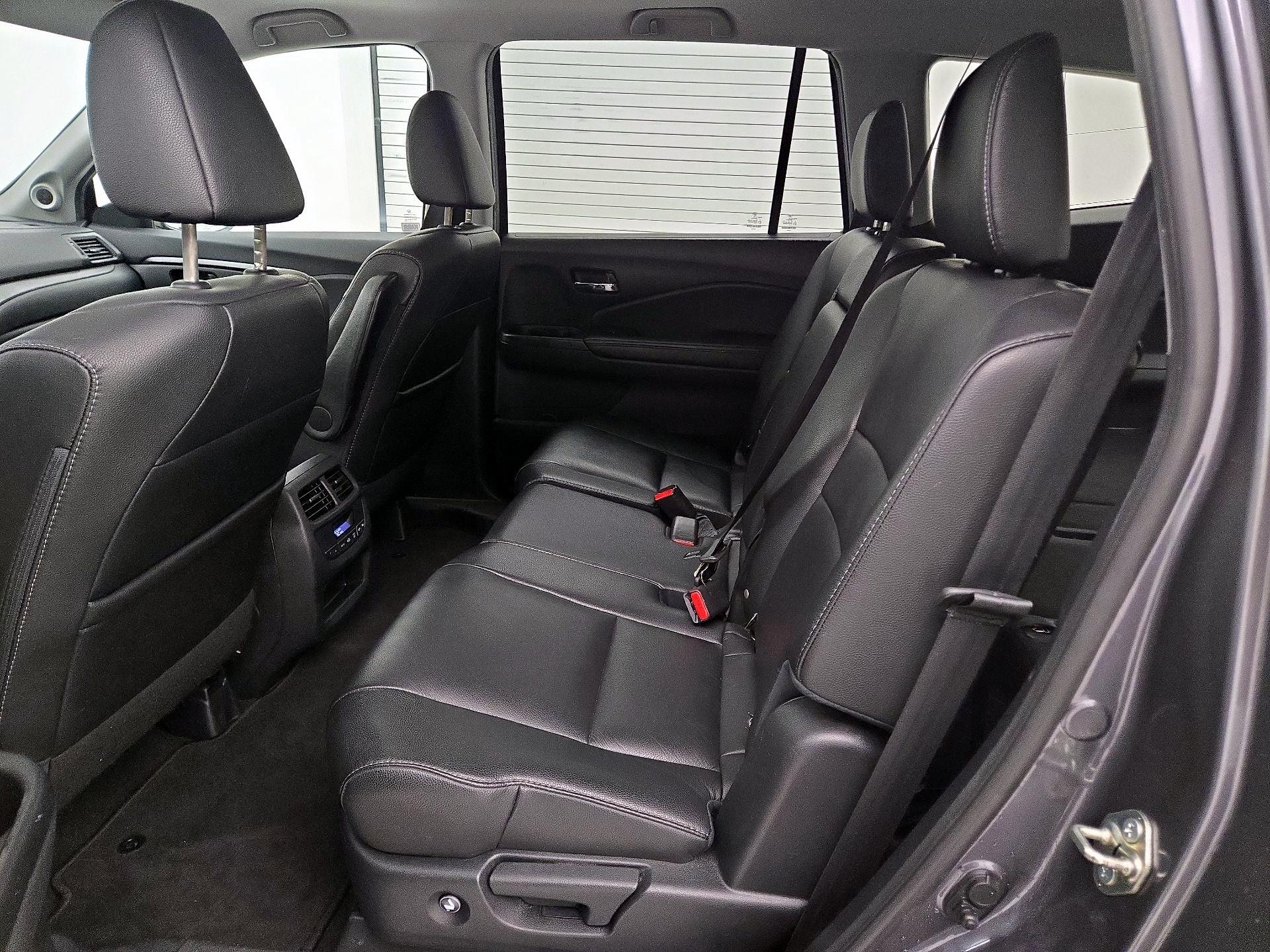 Thumbnail: 2017 Honda Pilot - 20
